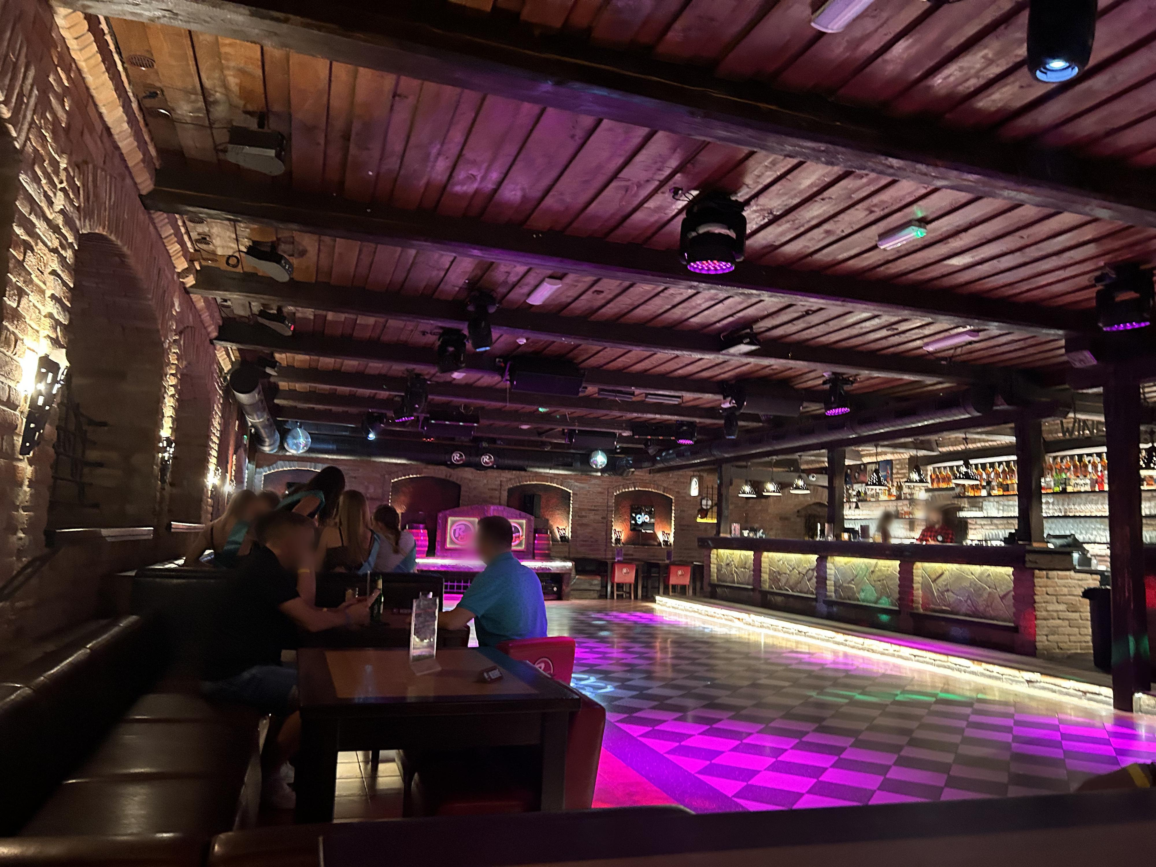 Retro music Club foto 1