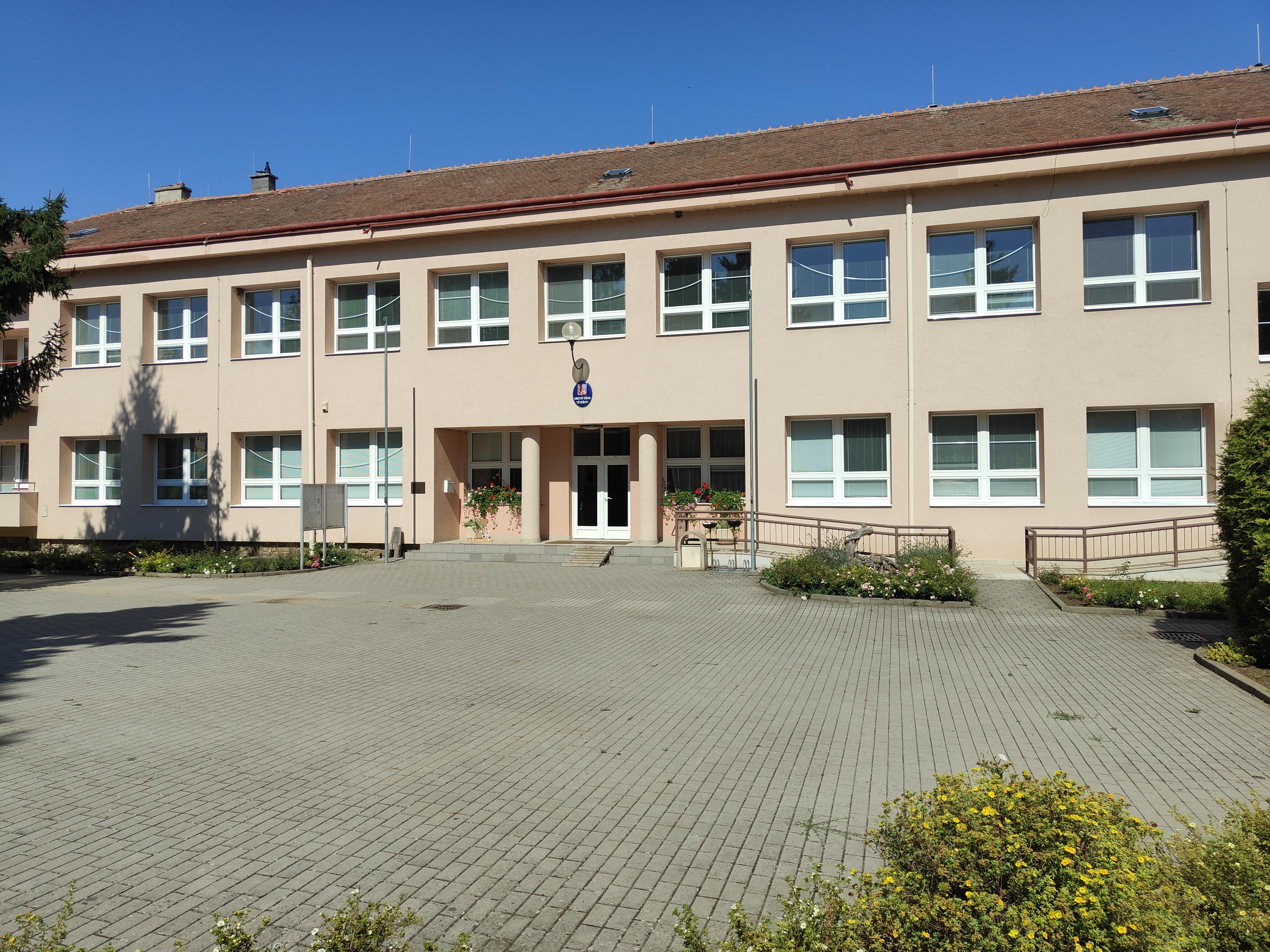 Věteřov - obecní úřad foto 2