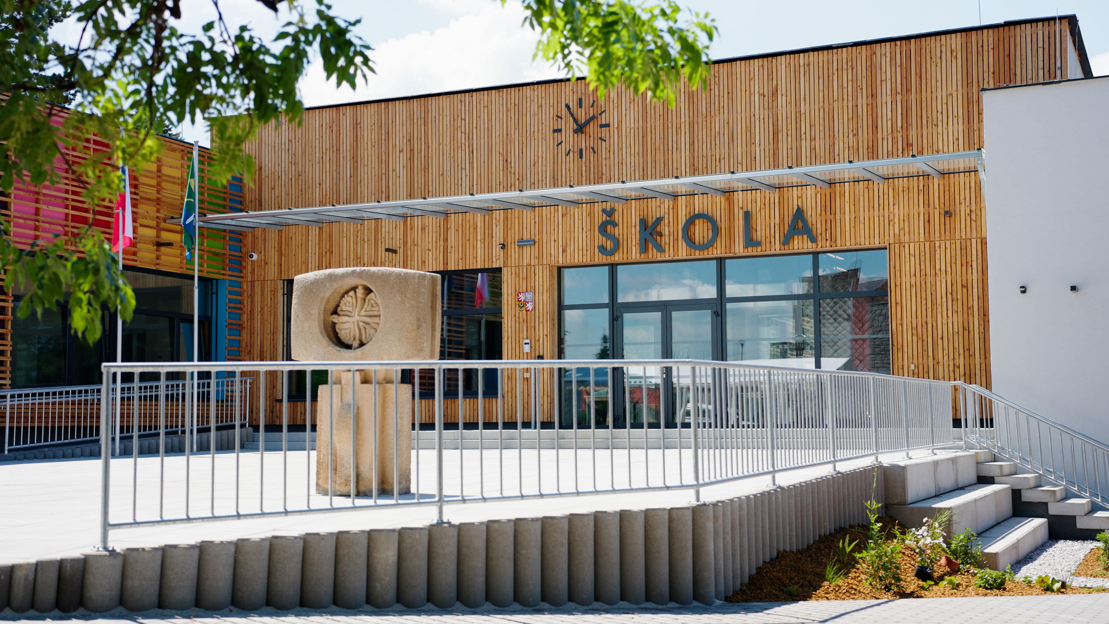 Základní škola a mateřská škola Postřekov foto 3