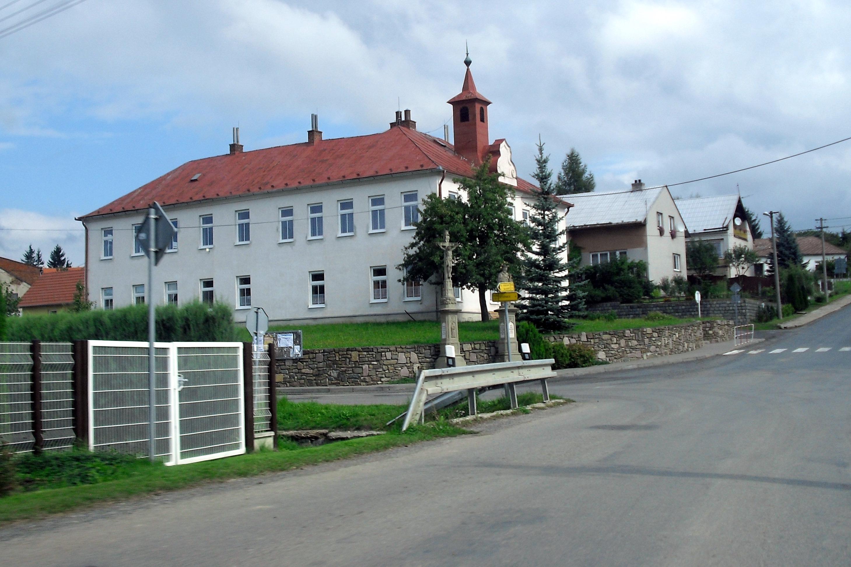 Otinoves - obecní úřad foto 3