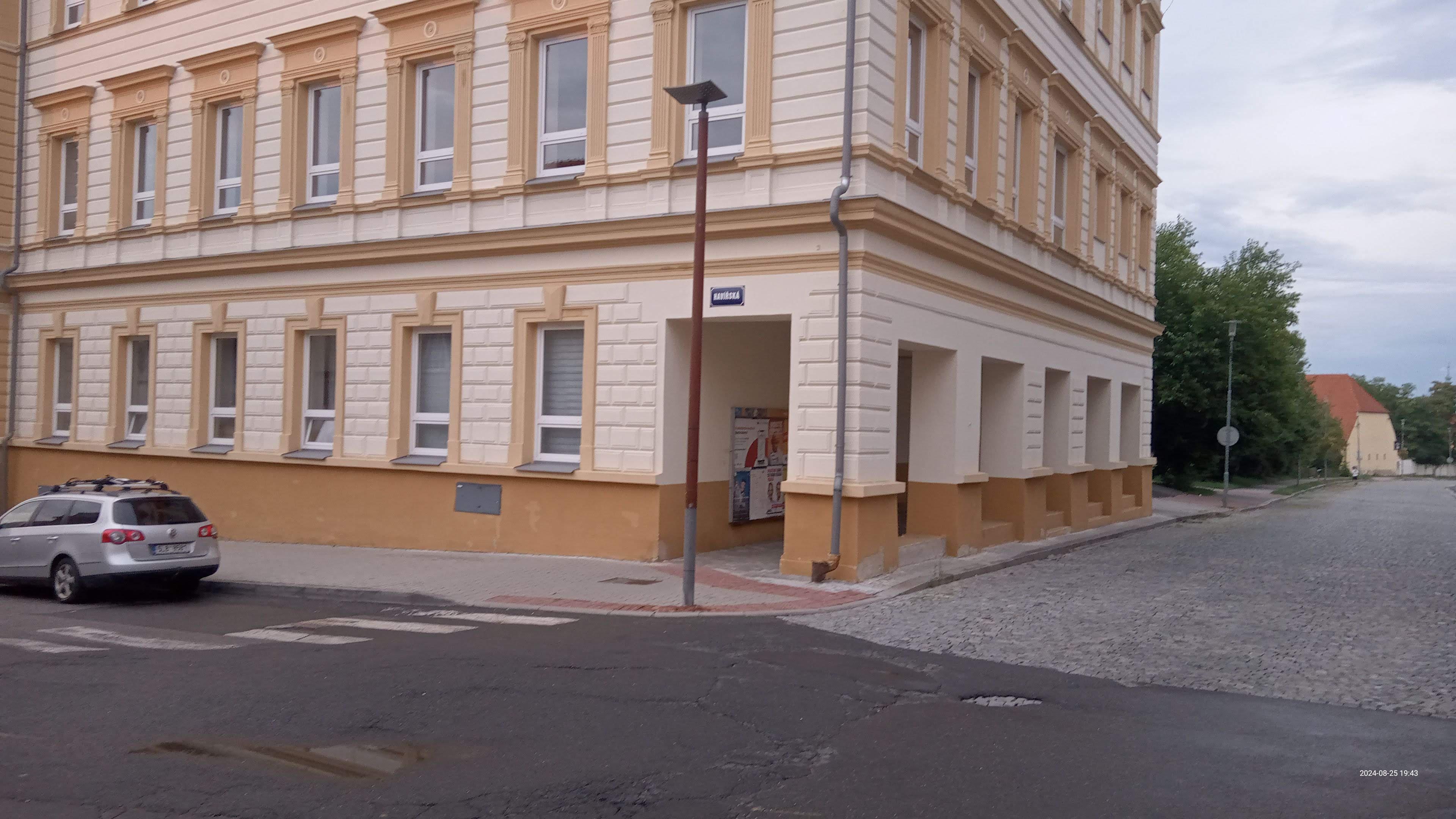 Střední zdravotnická škola a Vyšší odborná zdravotnická škola Kladno foto 2