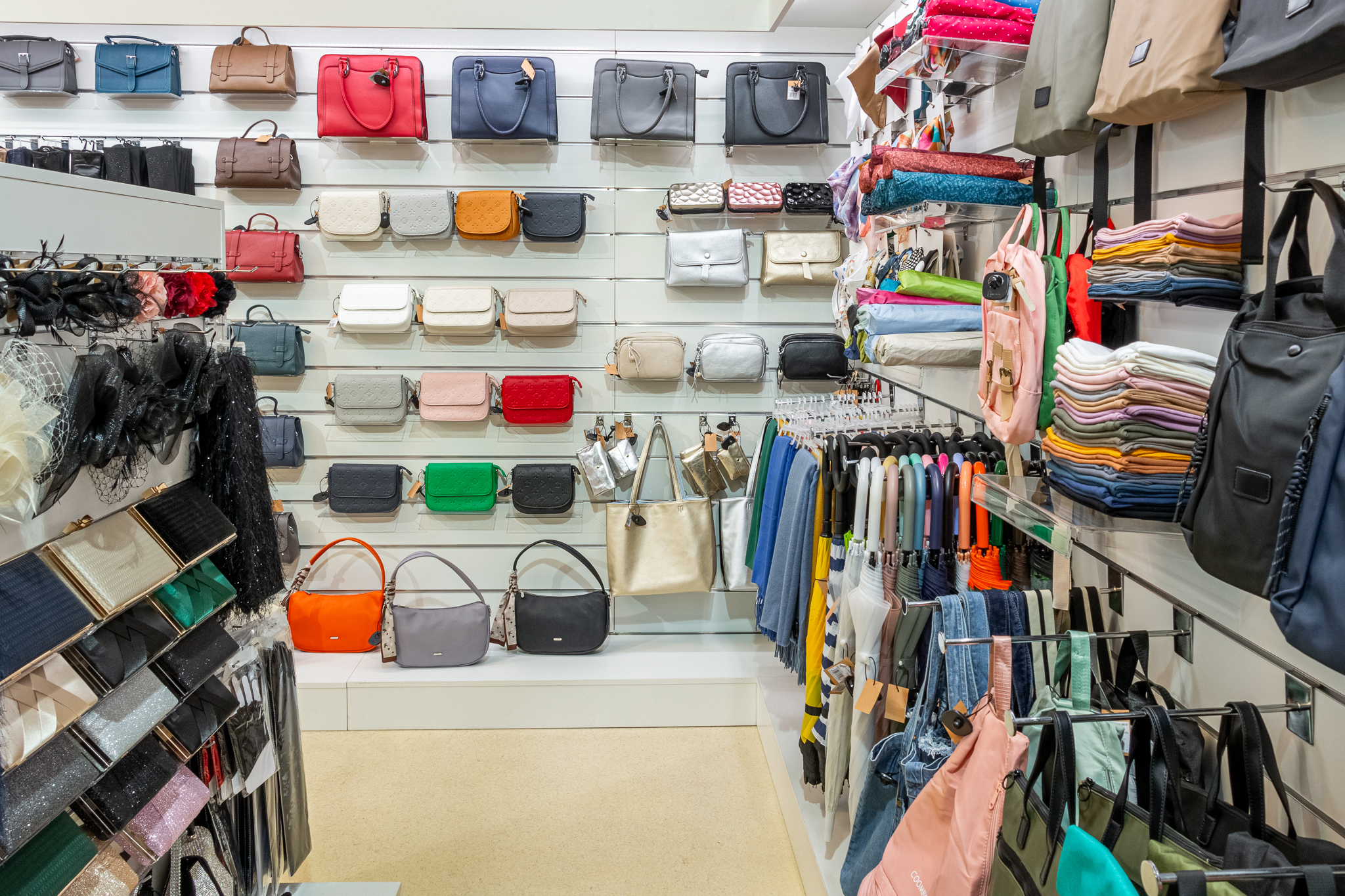 STOKLASA galanterie a látky foto 6