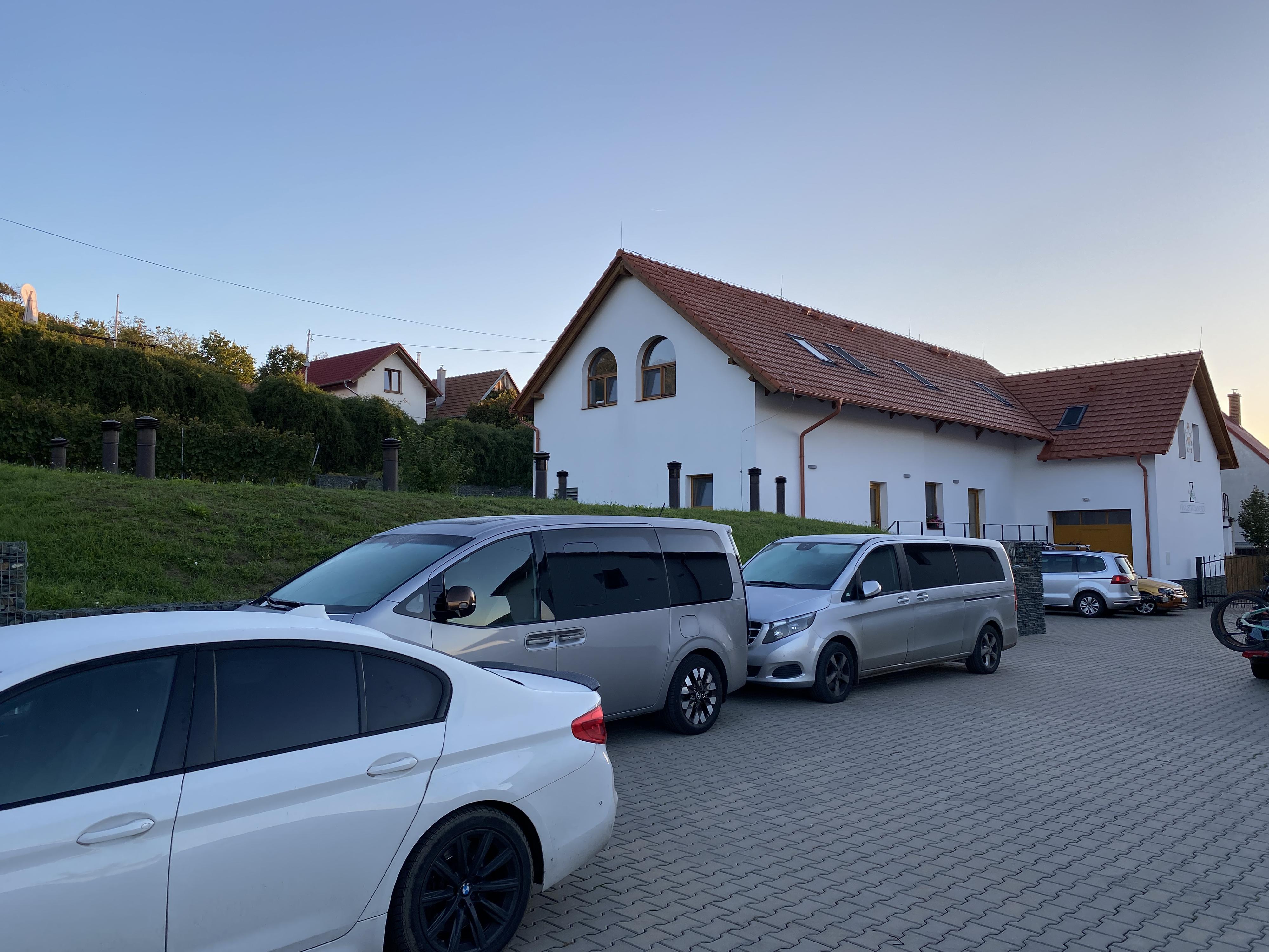 VINAŘSTVÍ ZIKMUND -  DEGUSTAČNÍ SKLEP foto 6