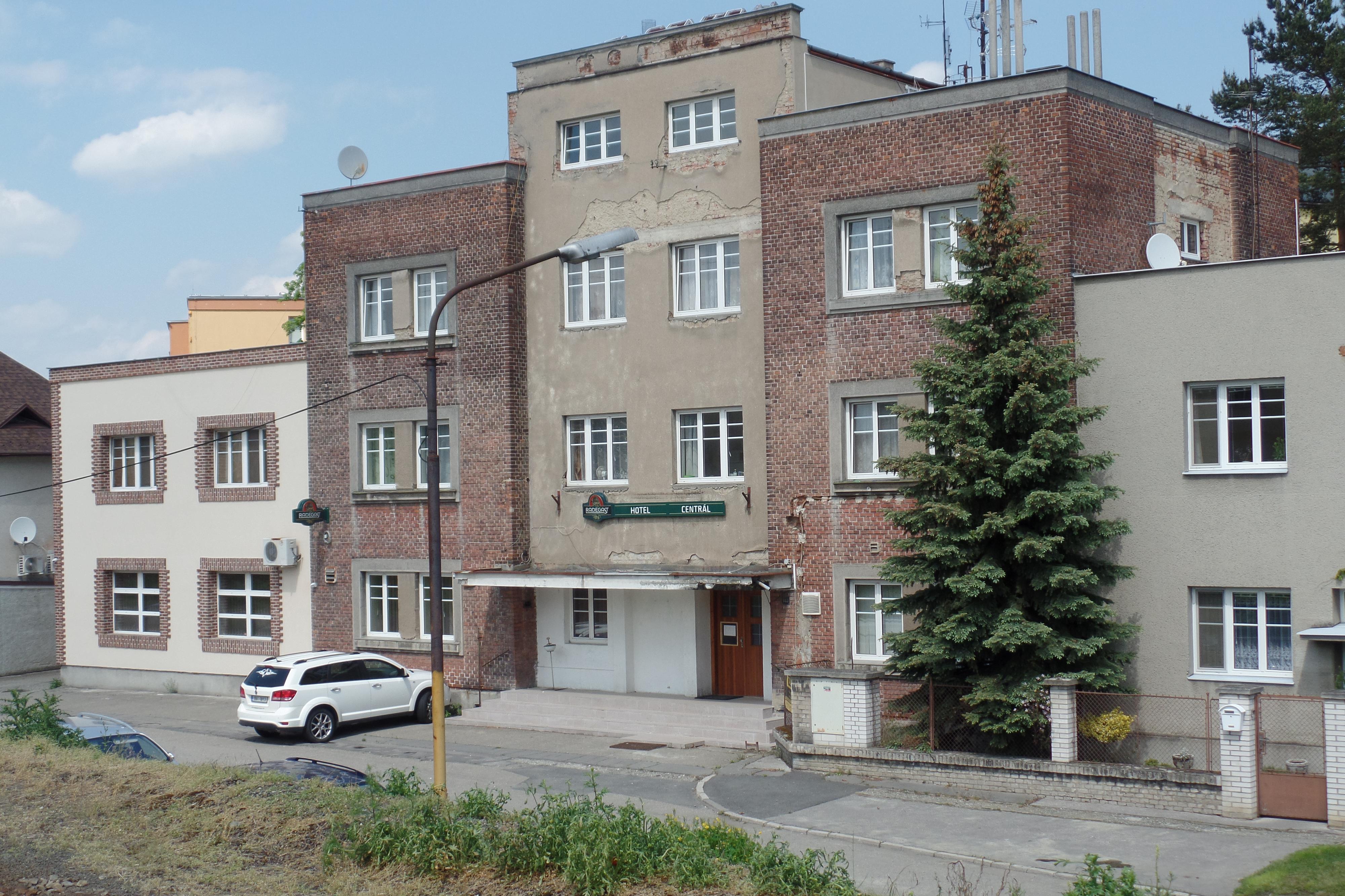 Centrál Hulín foto 2