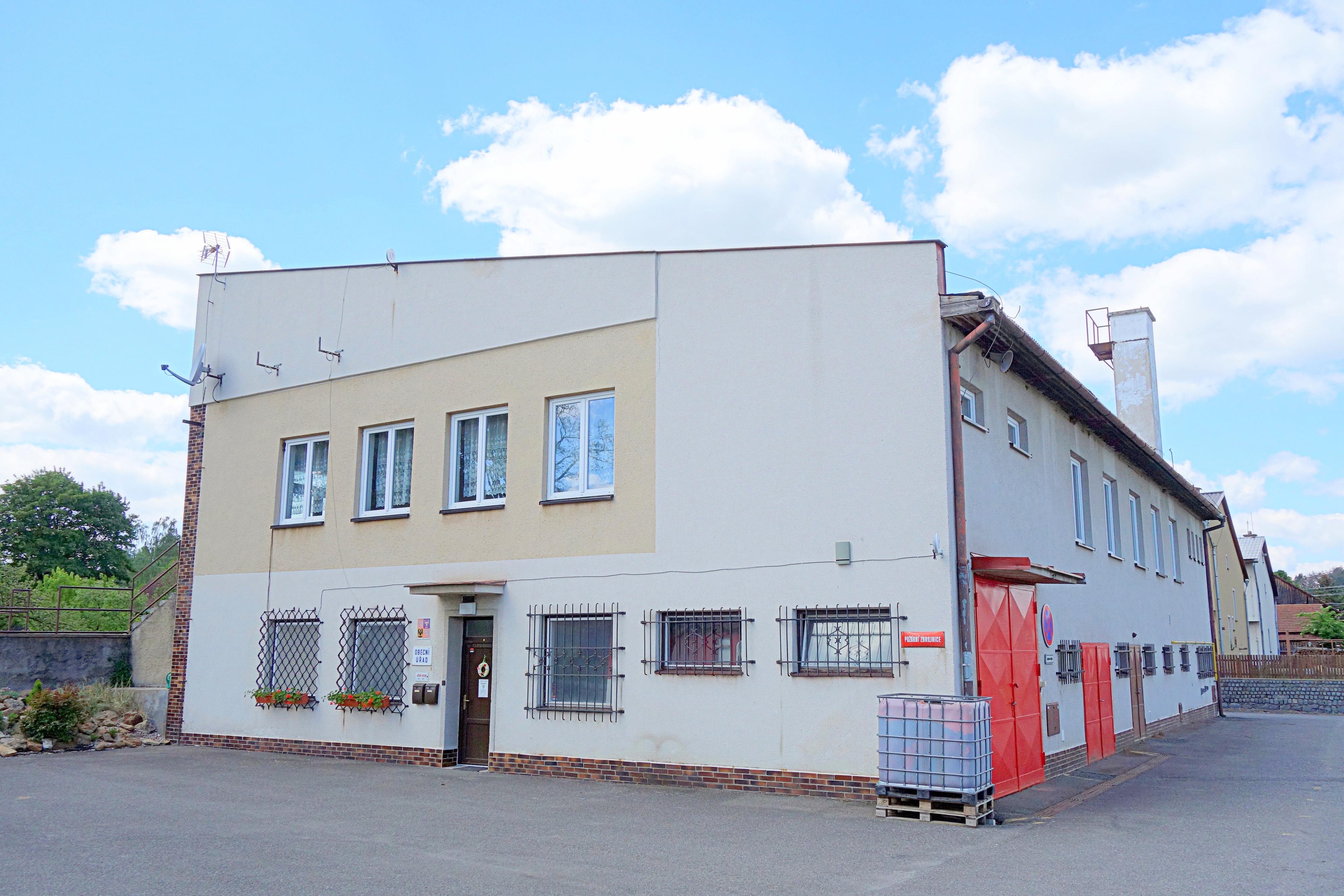 Bobrůvka - obecní úřad foto 2