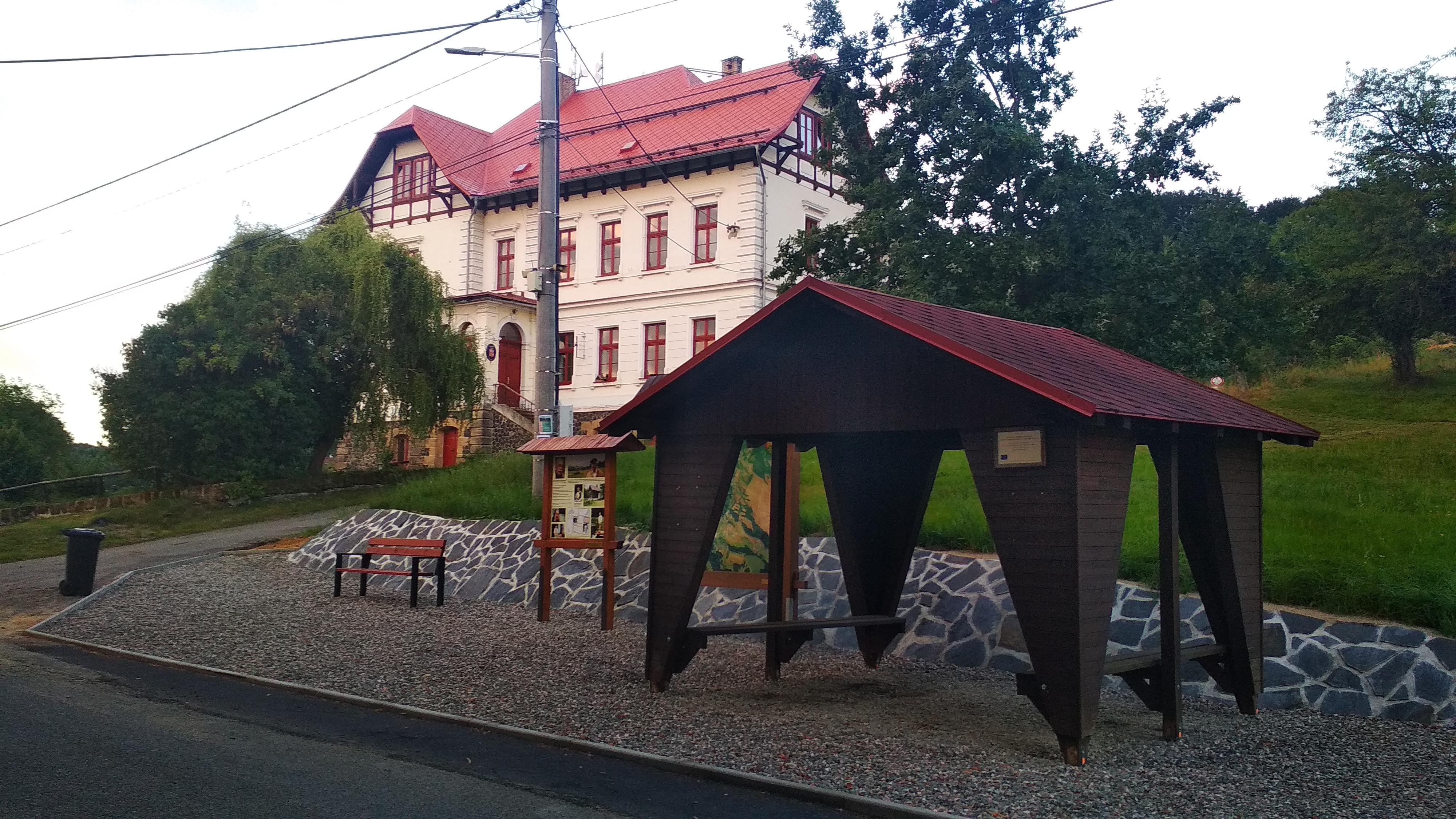 Slunečná - obecní úřad foto 2