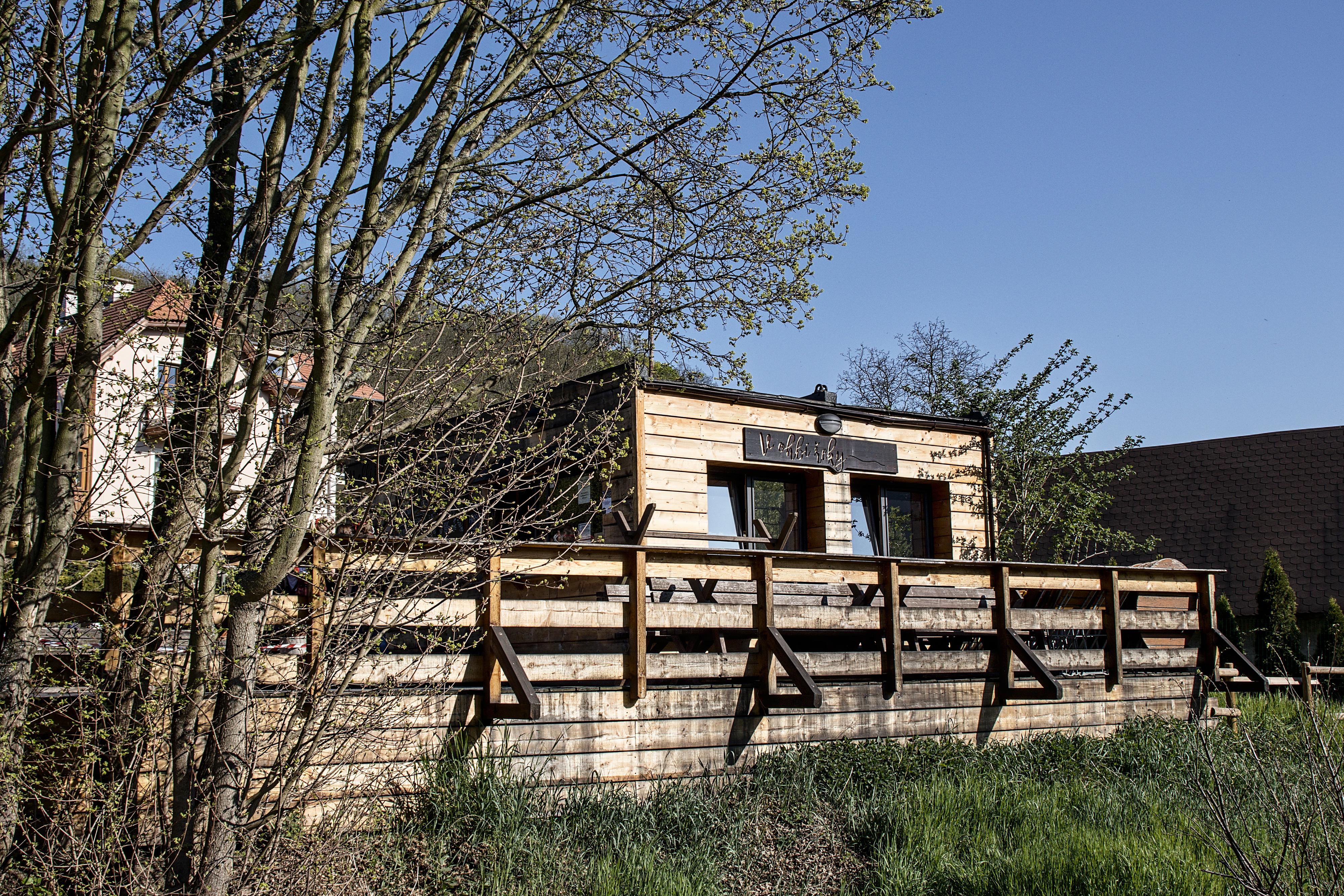 V ohbí řeky foto 3