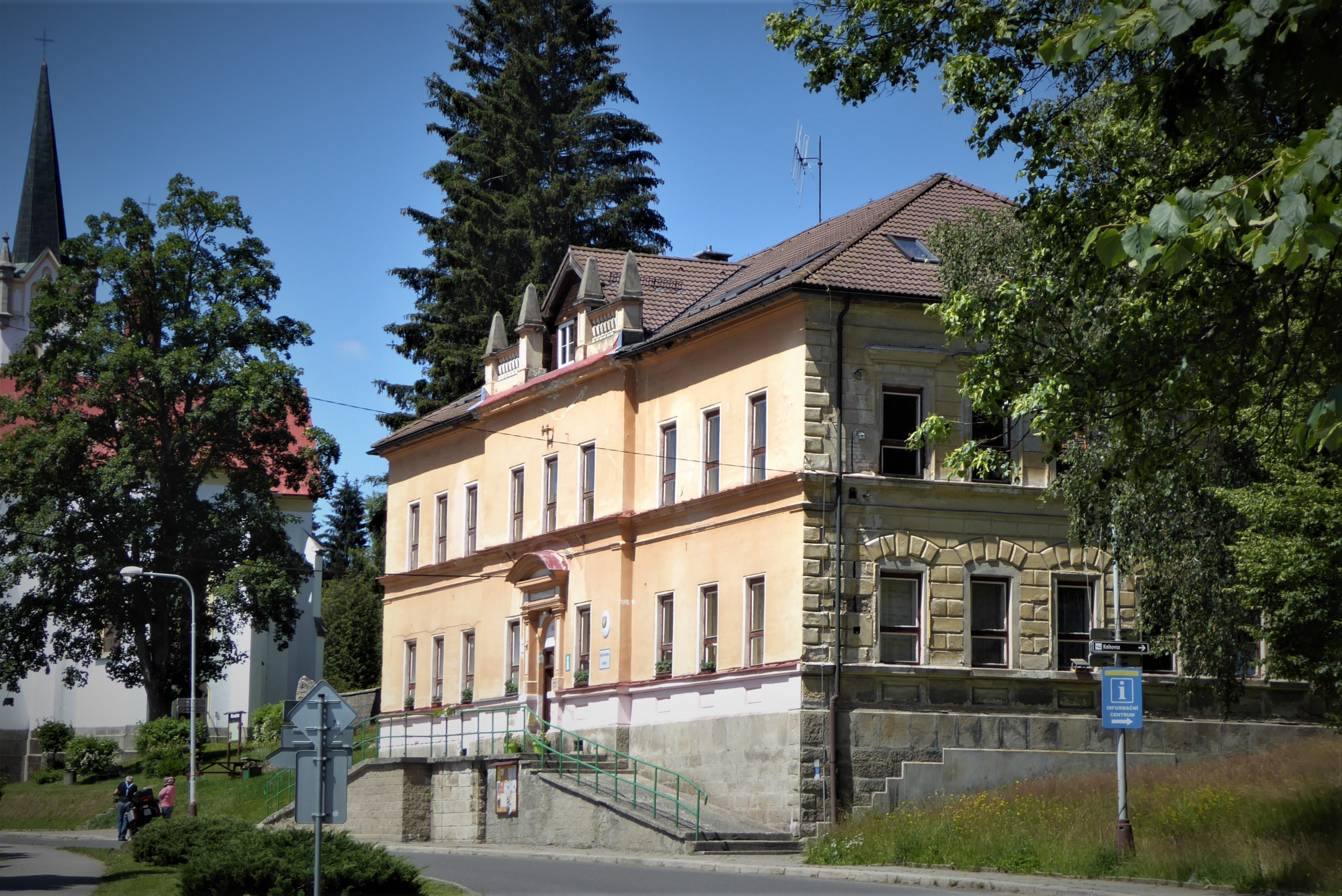 Obecní knihovna Josefův Důl foto 2