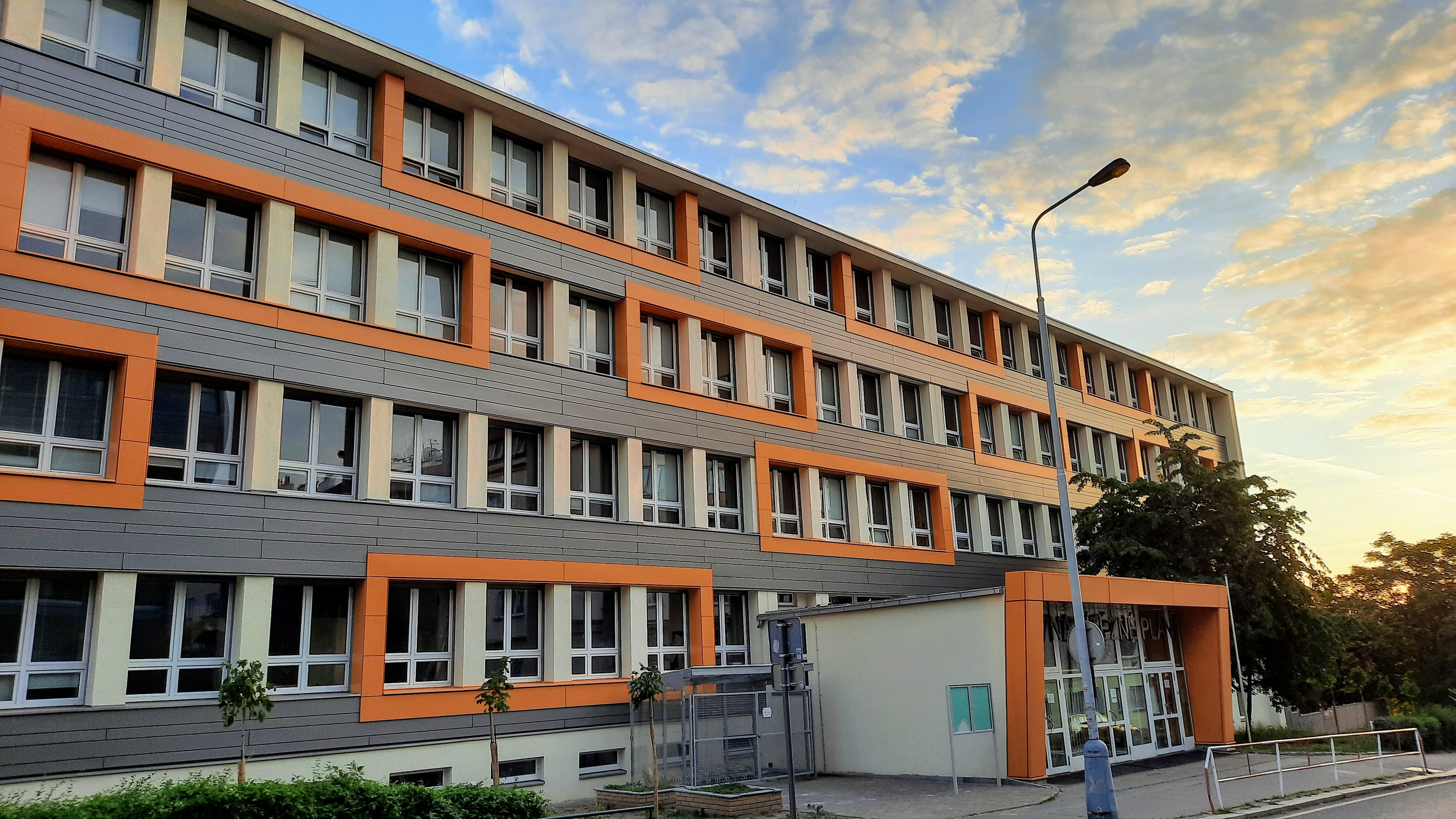 Gymnázium Praha 4, Na Vítězné pláni foto 2