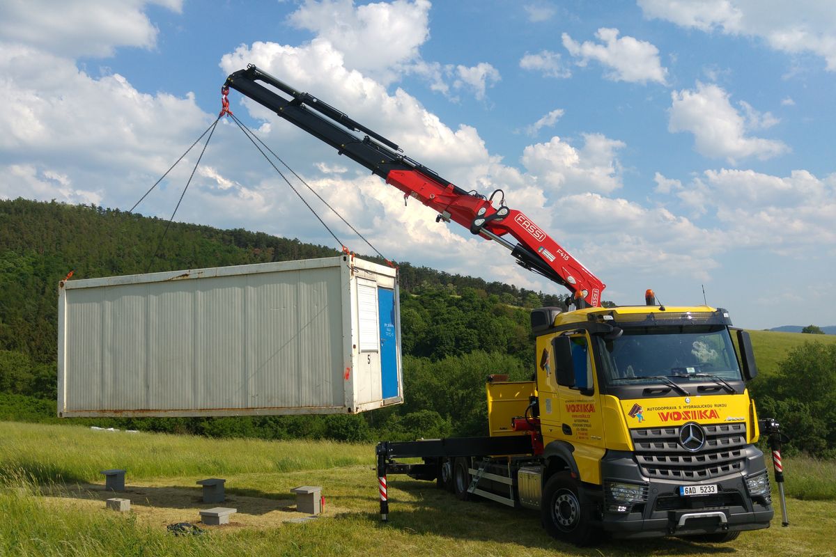 VOSIKA - Stěhování strojů, autodoprava s hydraulickou rukou