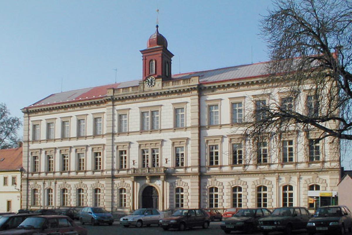 Vyšší odborná škola a Střední průmyslová škola, Jičín, Pod Koželuhy 100