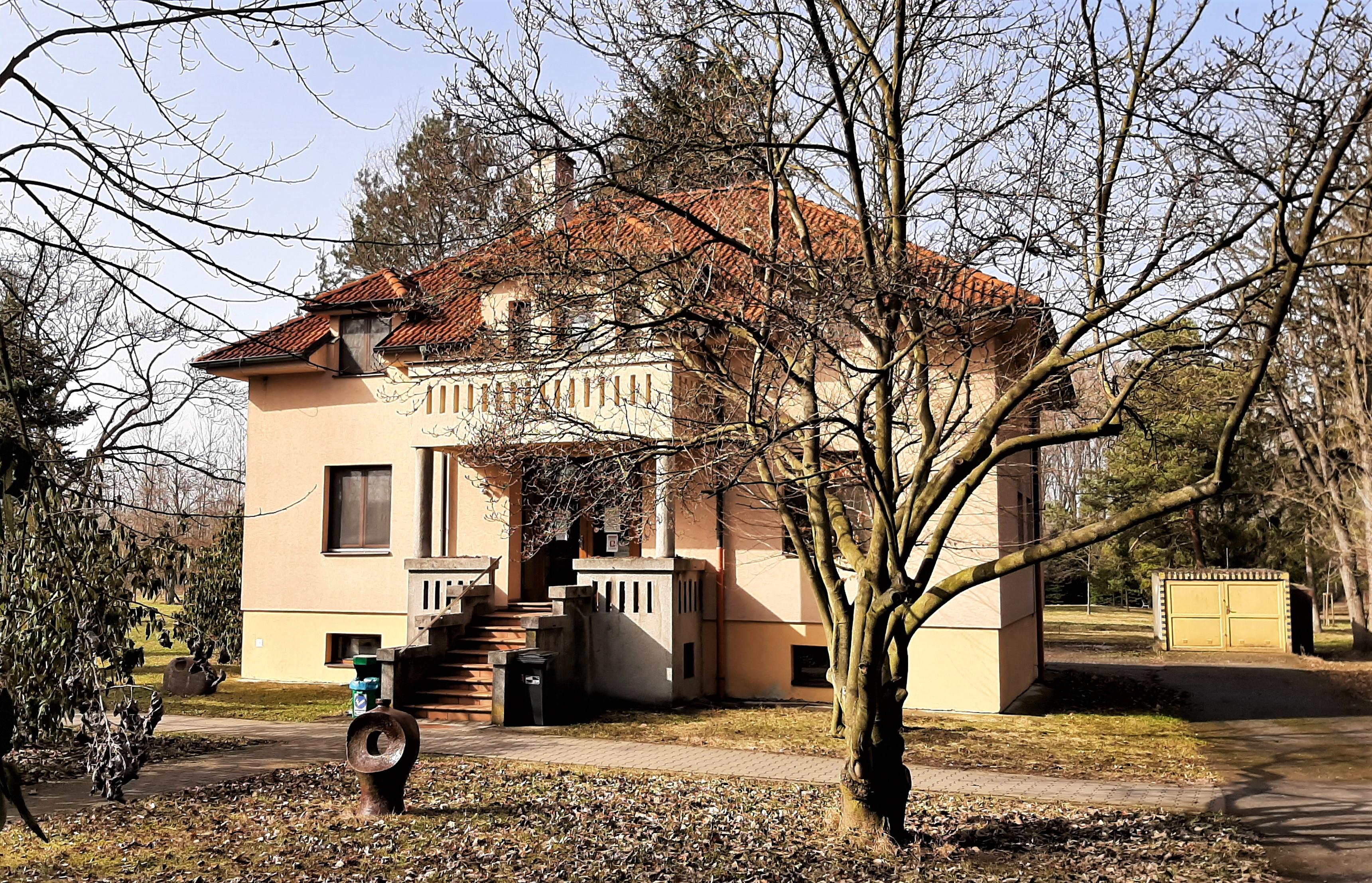 SIRNATÉ LÁZNĚ Ostrožská Nová Ves foto 6