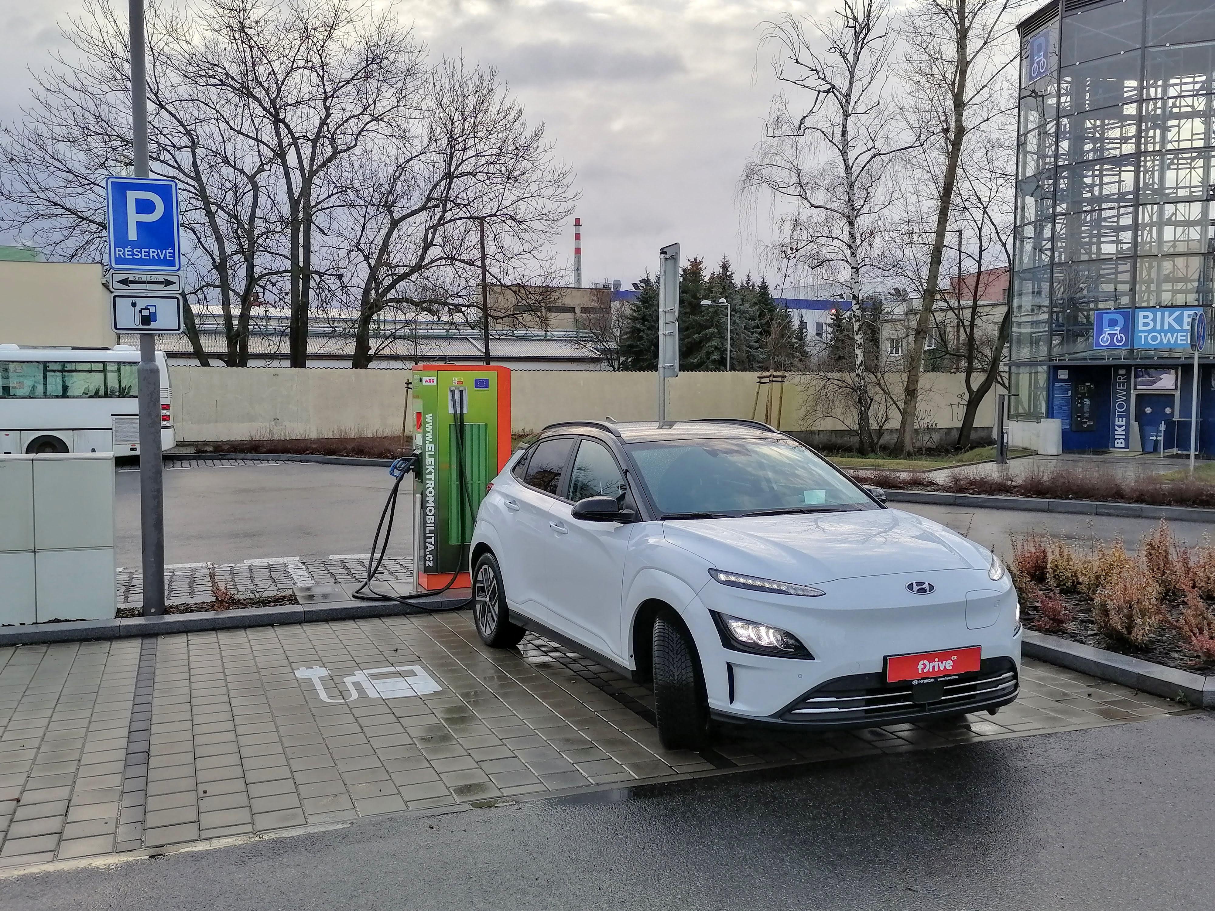 Nabíjecí stanice ČEZ