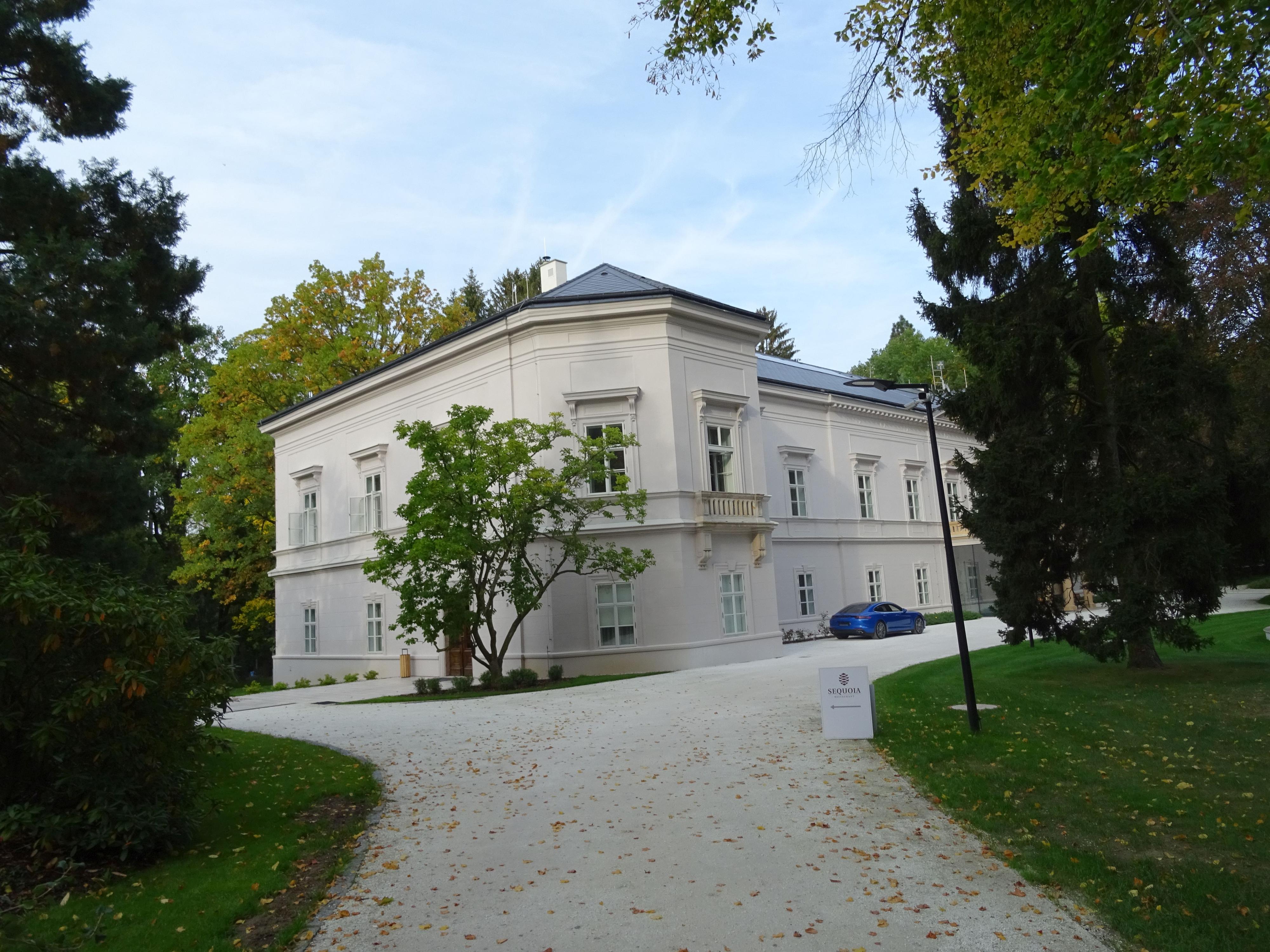 Hotel Zámek Ratměřice - Nabíjecí stanice foto 4