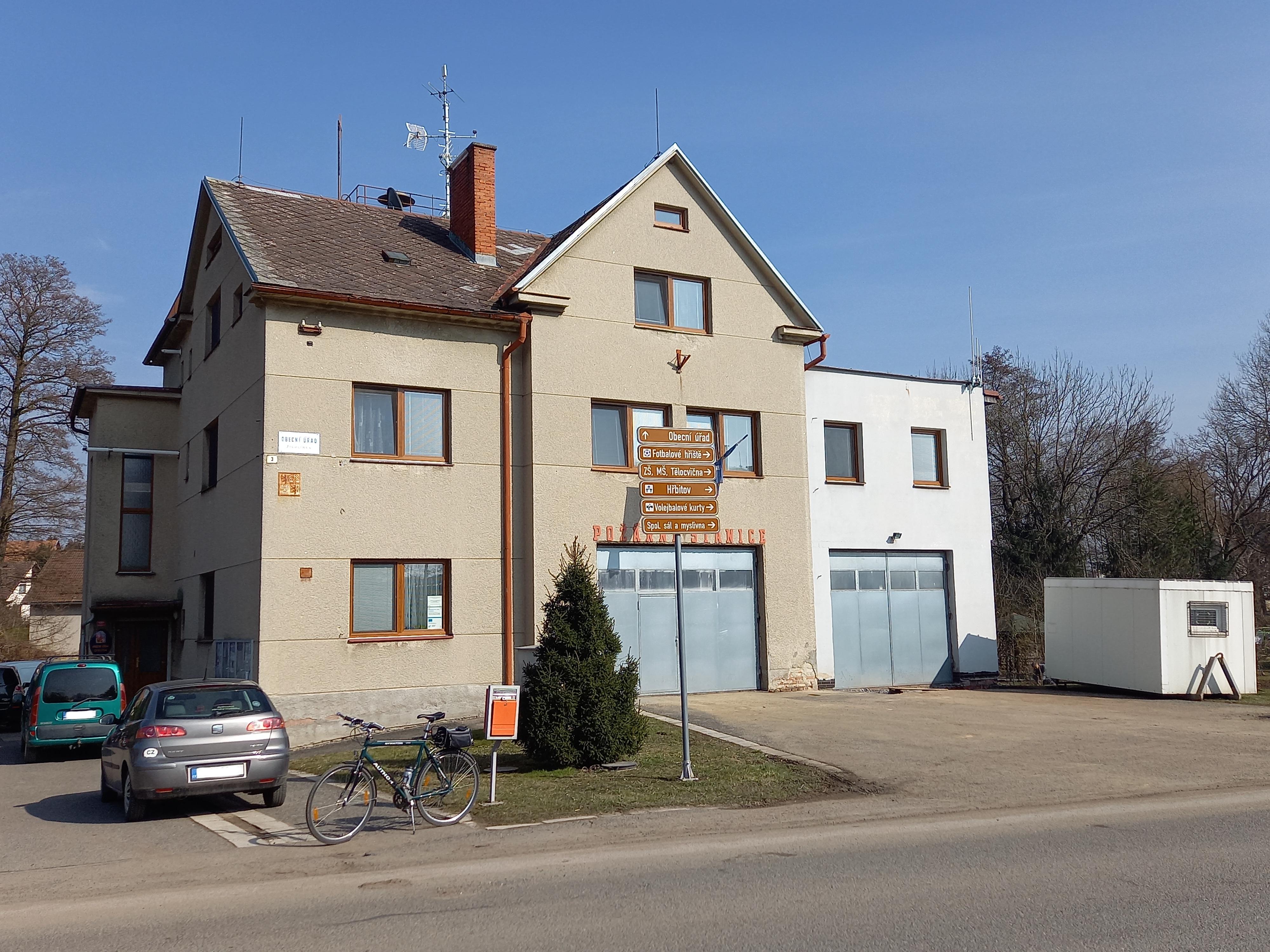 Žichlínek - obecní úřad foto 1