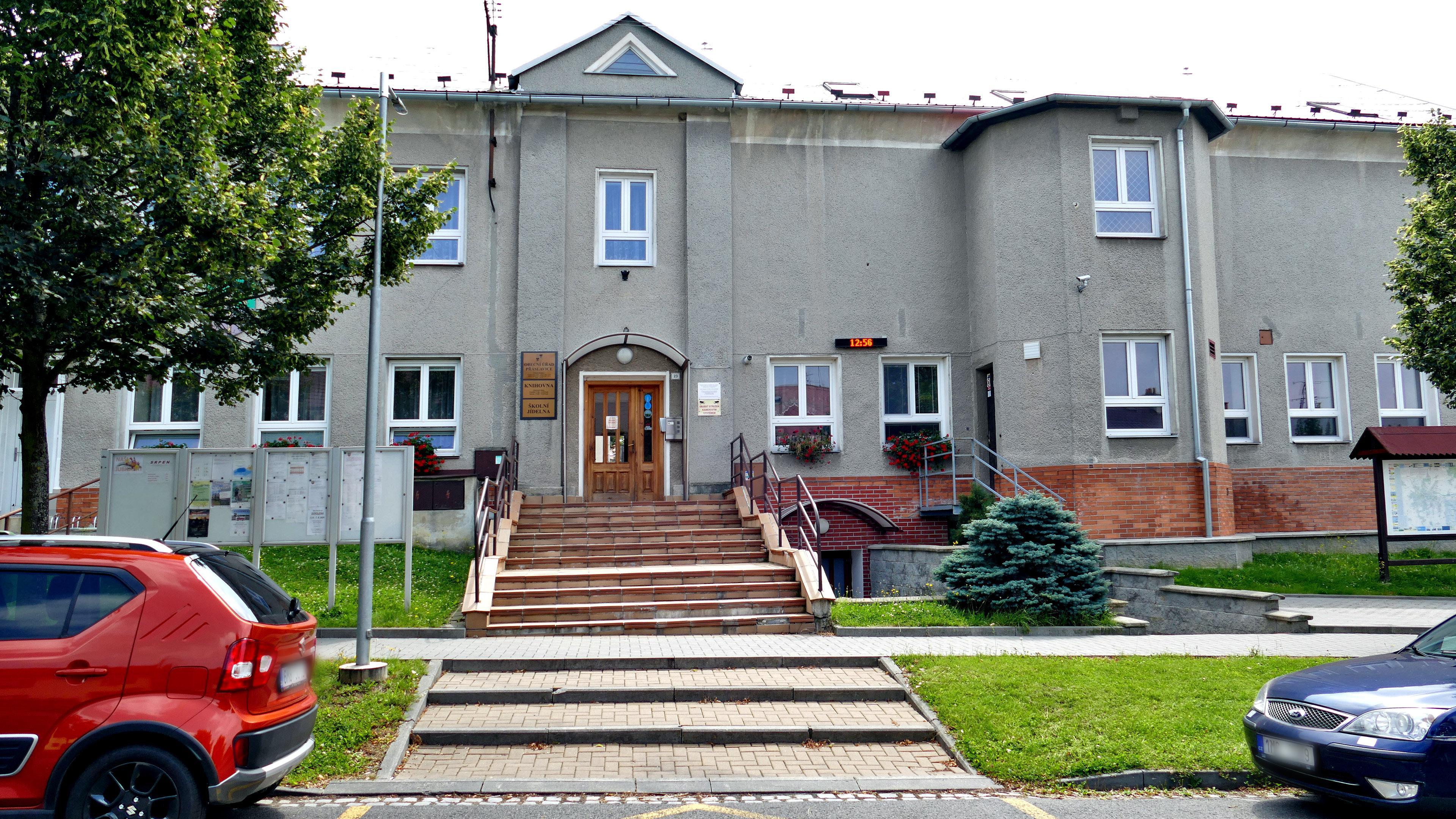 Přáslavice - obecní úřad foto 3