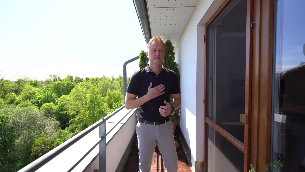 Jan Vesecký - realitní makléř foto 2 (náhled videa)