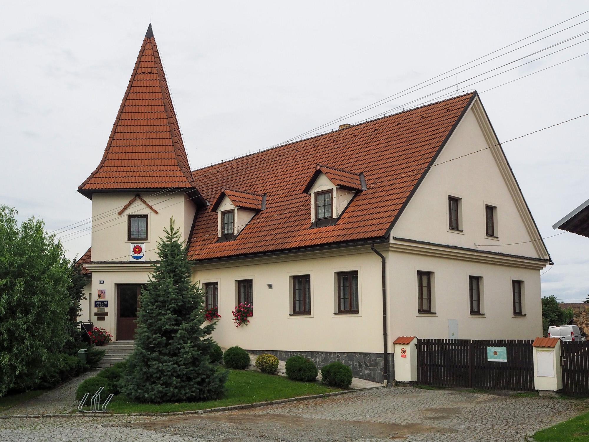 Dublovice - obecní úřad foto 2