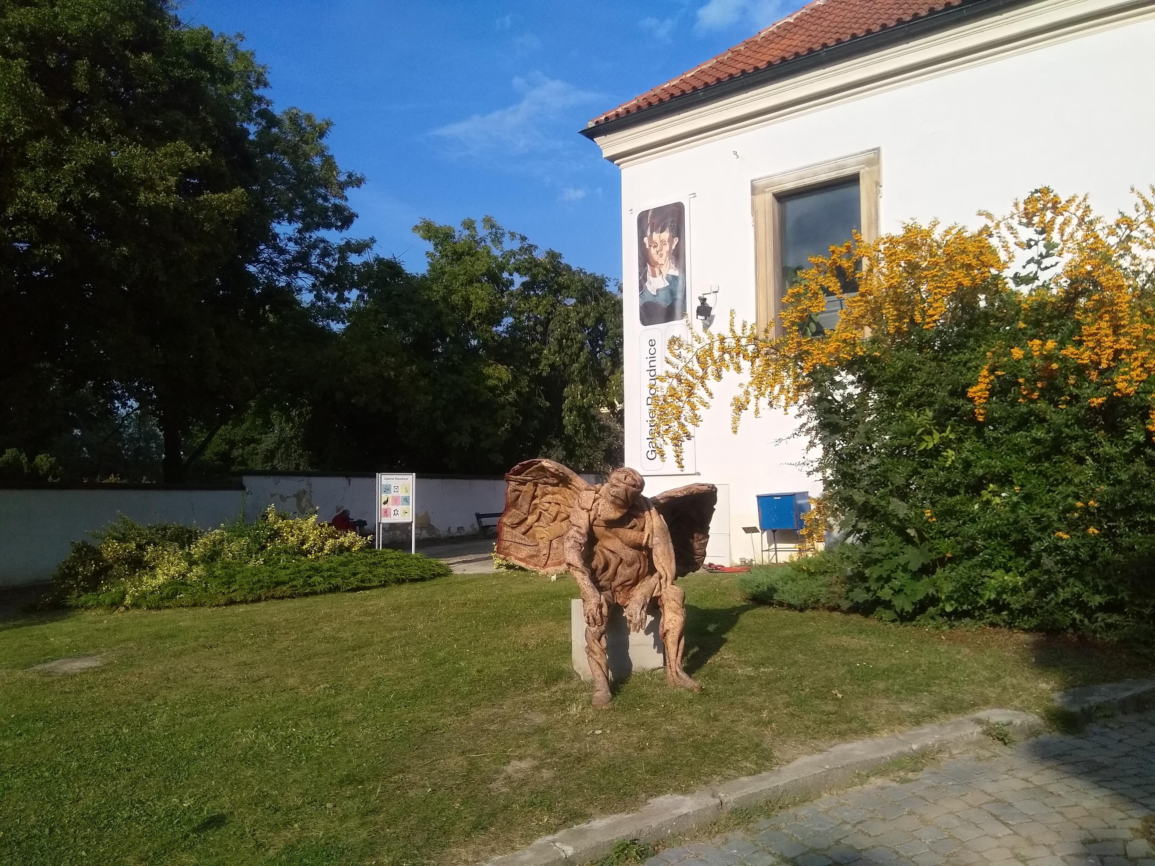 Knihovna Galerie moderního umění Roudnice nad Labem foto 3
