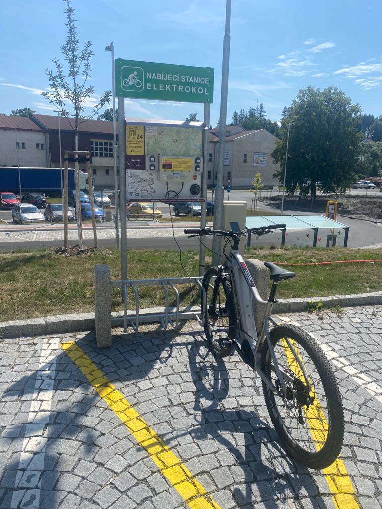 Nabíjecí stanice Autobusové nádraží Břidličná foto 2