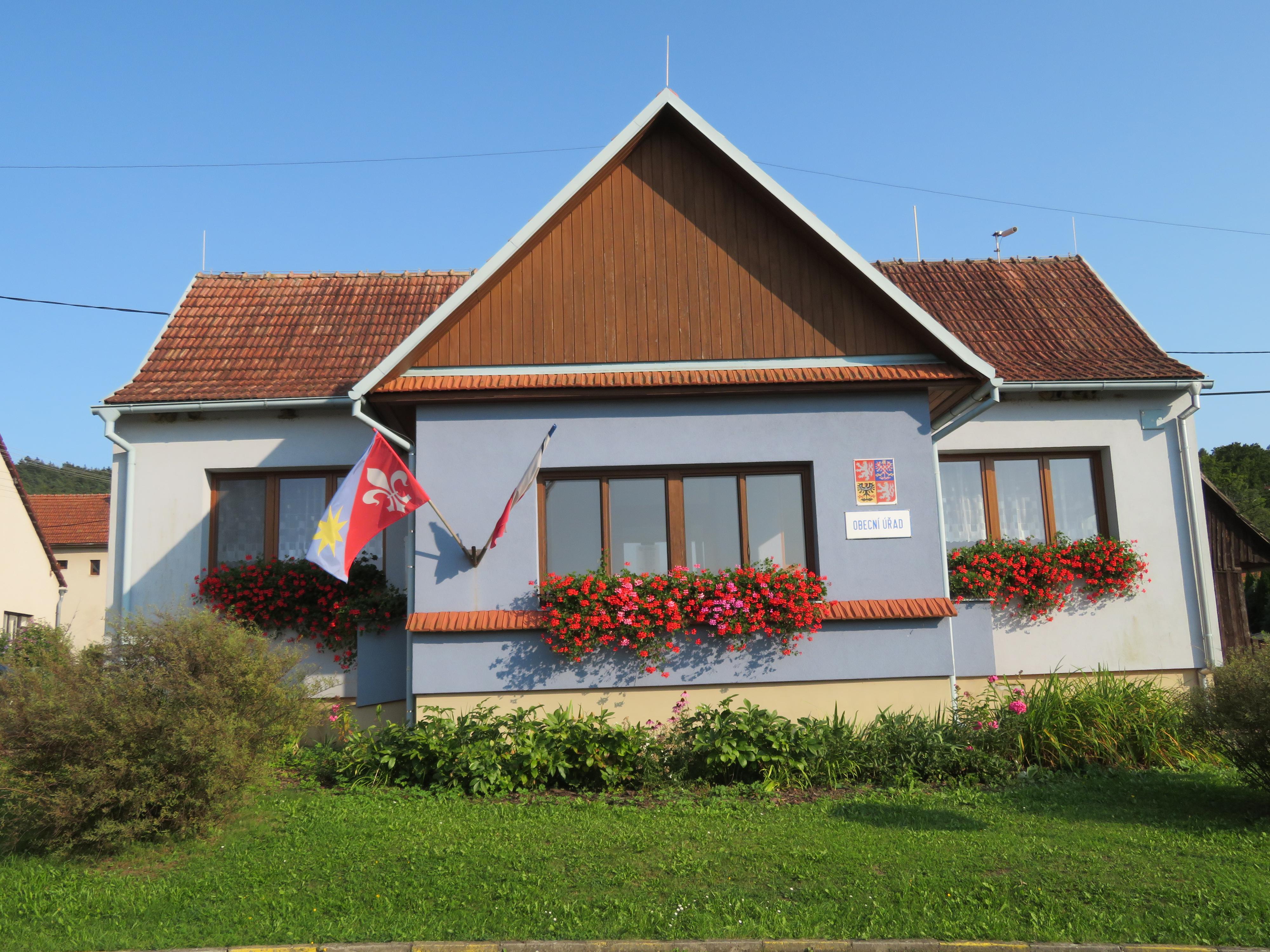Hostětín - obecní úřad foto 3