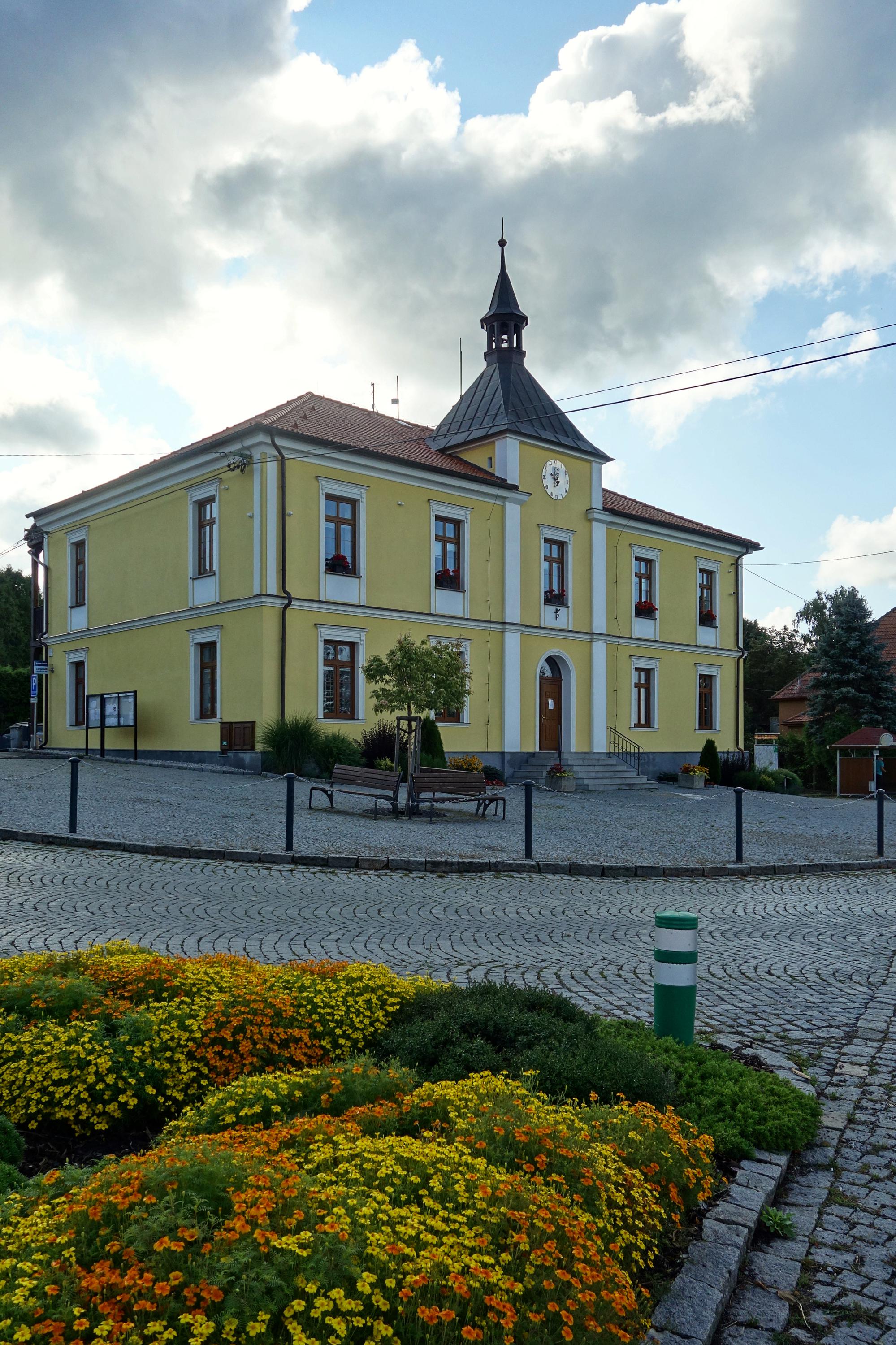 Strašice - obecní úřad foto 3