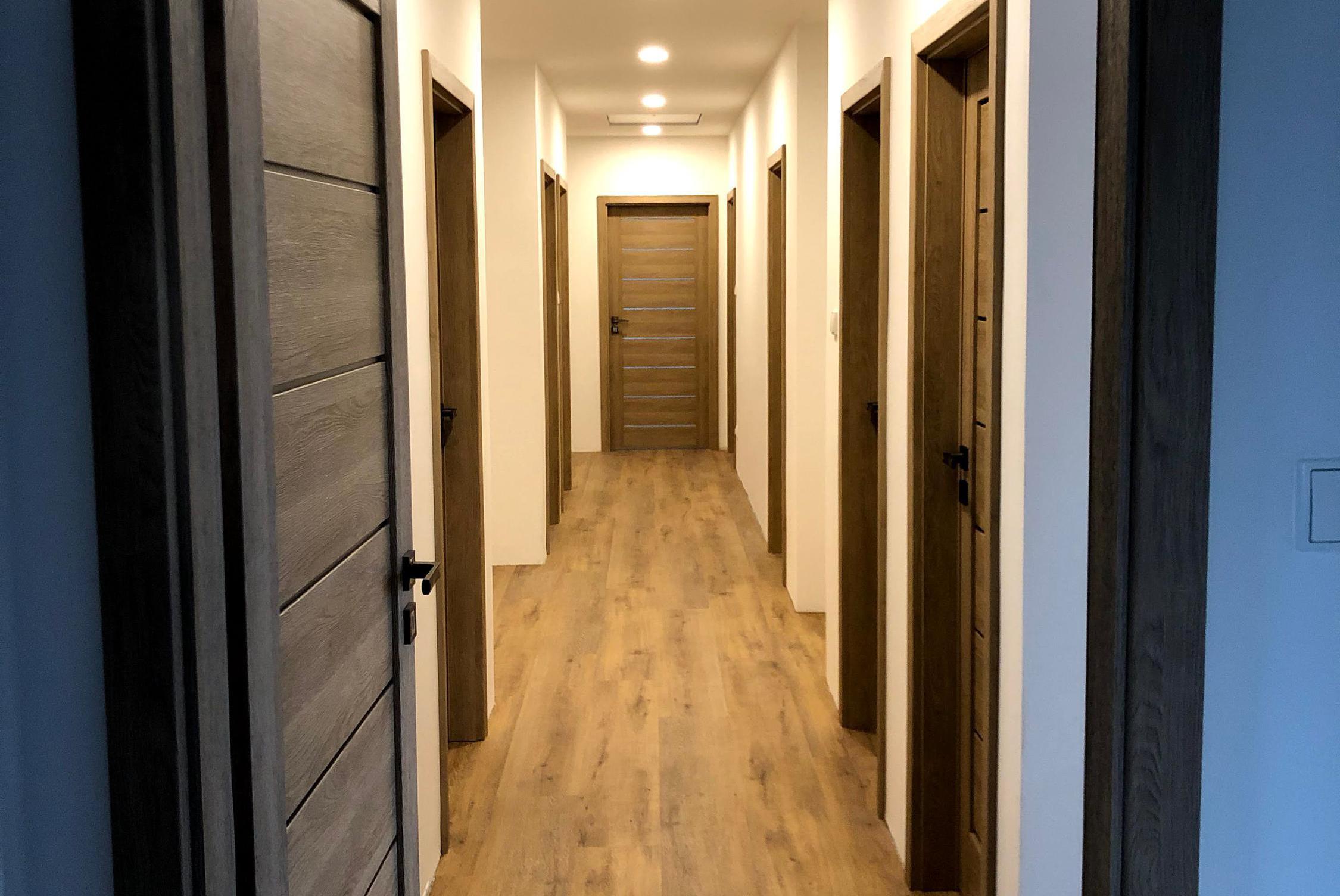 VACEK - dveře | okna