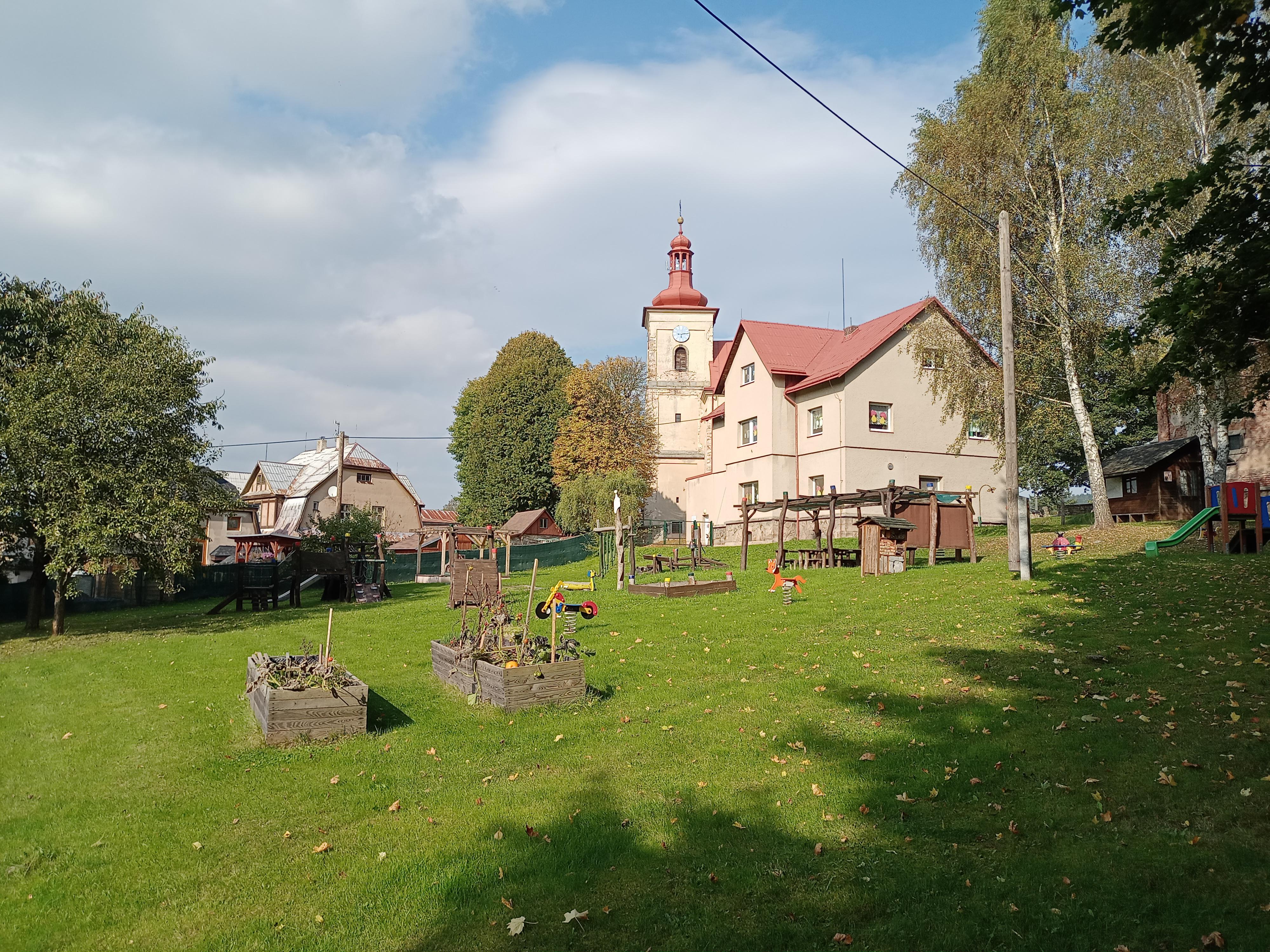 ZŠ a MŠ pplk. Jaromíra Brože, Chvaleč foto 2