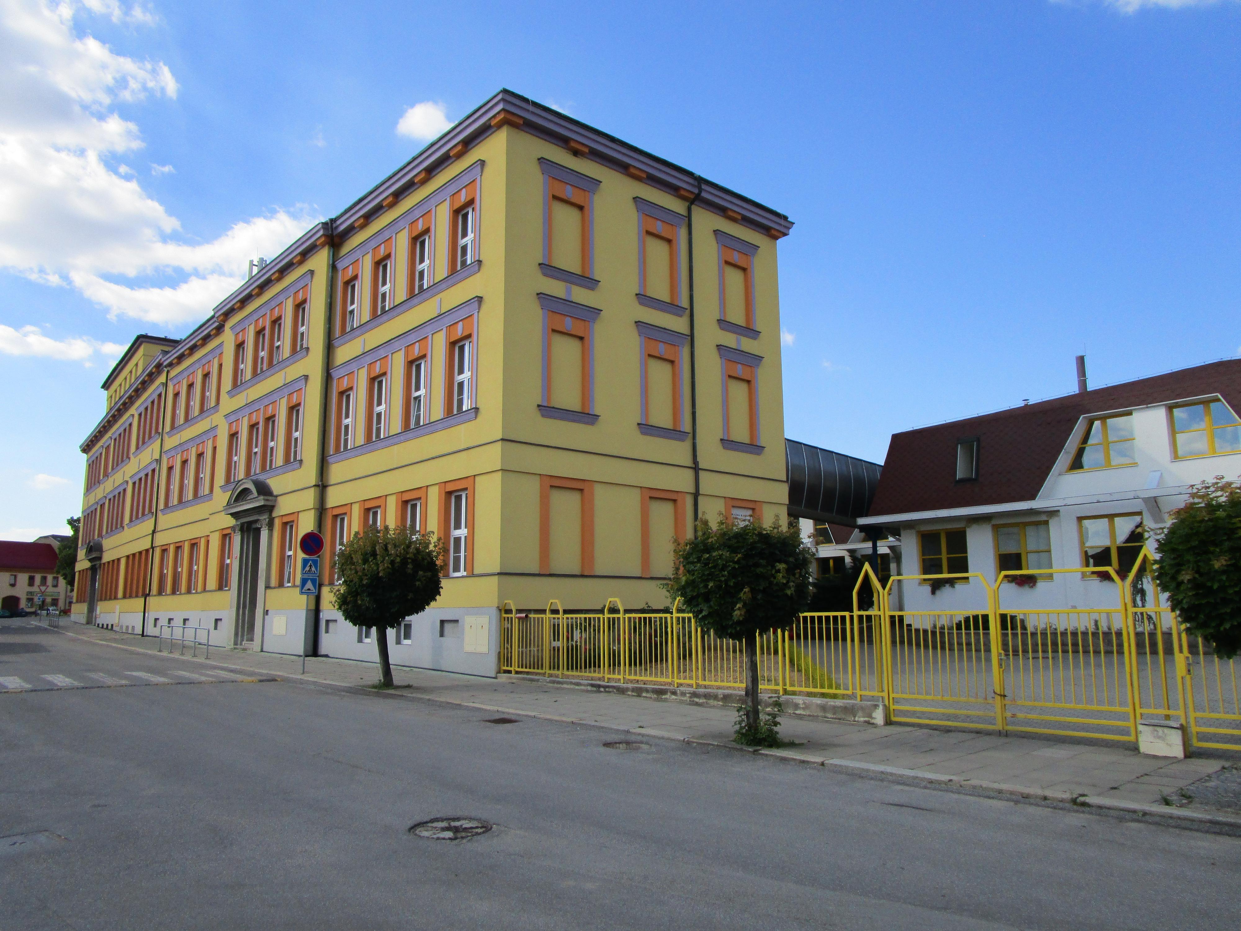 ZŠ T. G. Masaryka a MŠ Dolní Bousov foto 2