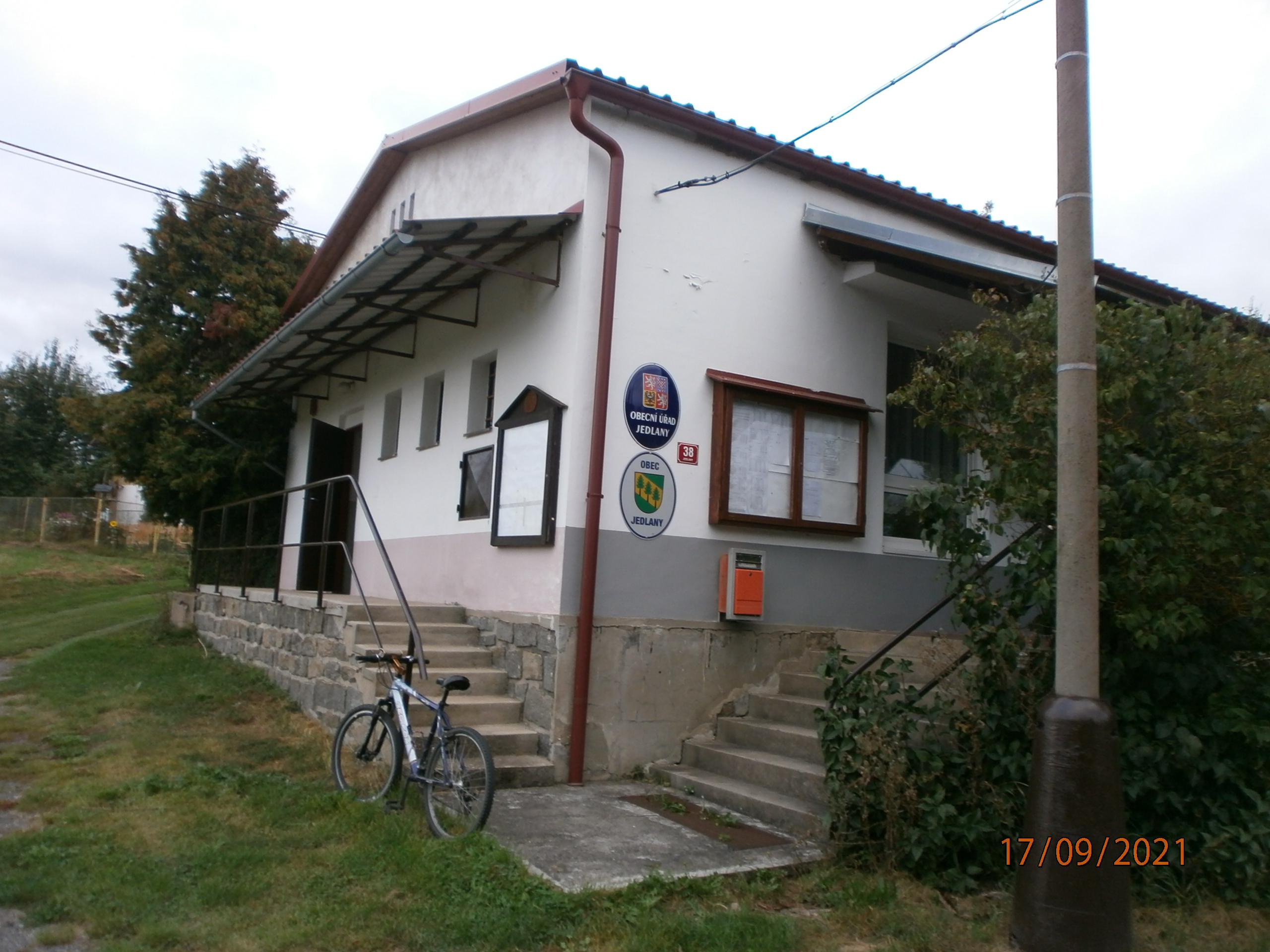 Jedlany - obecní úřad