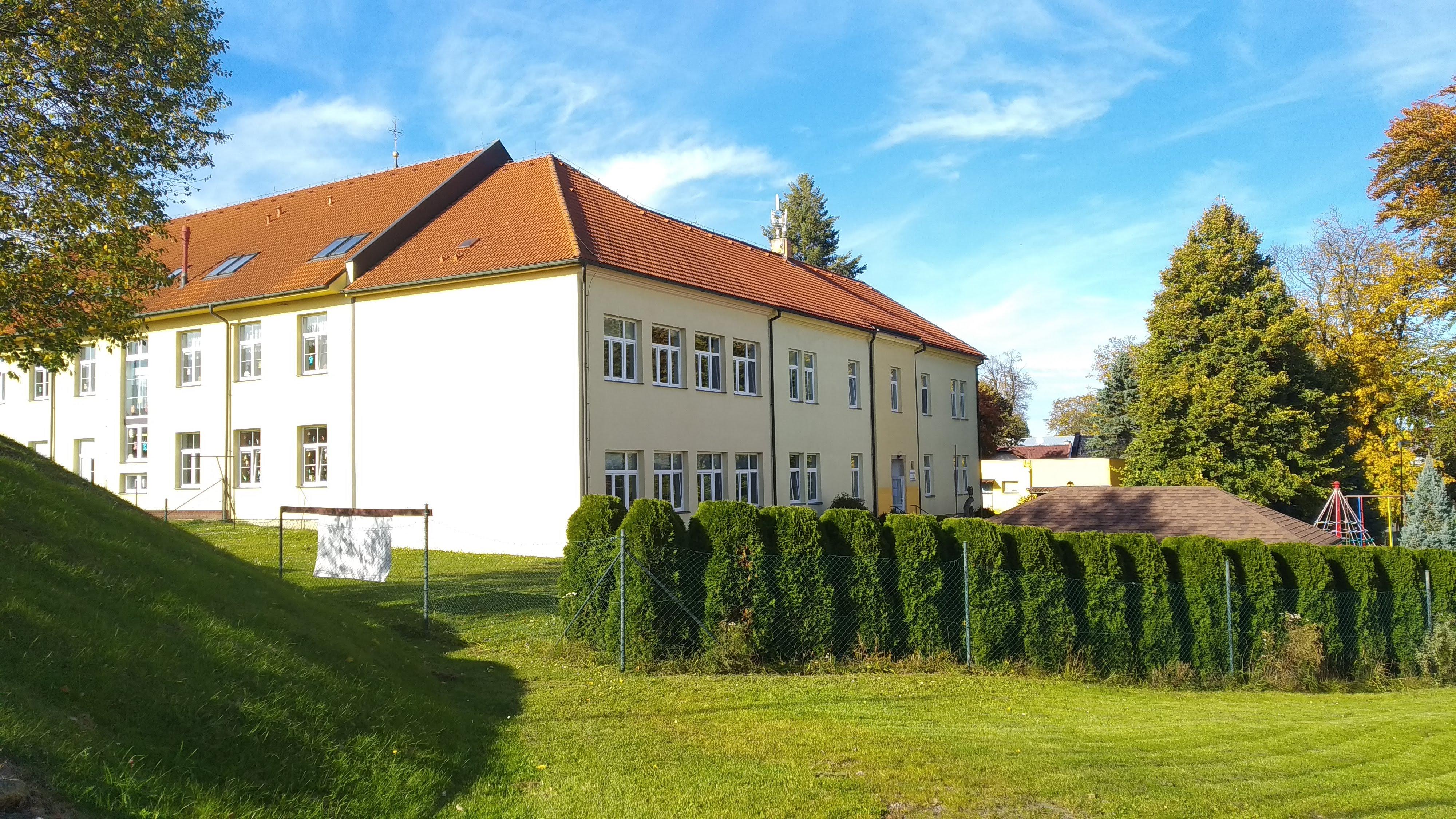 Základní škola a mateřská škola Jiřice foto 2