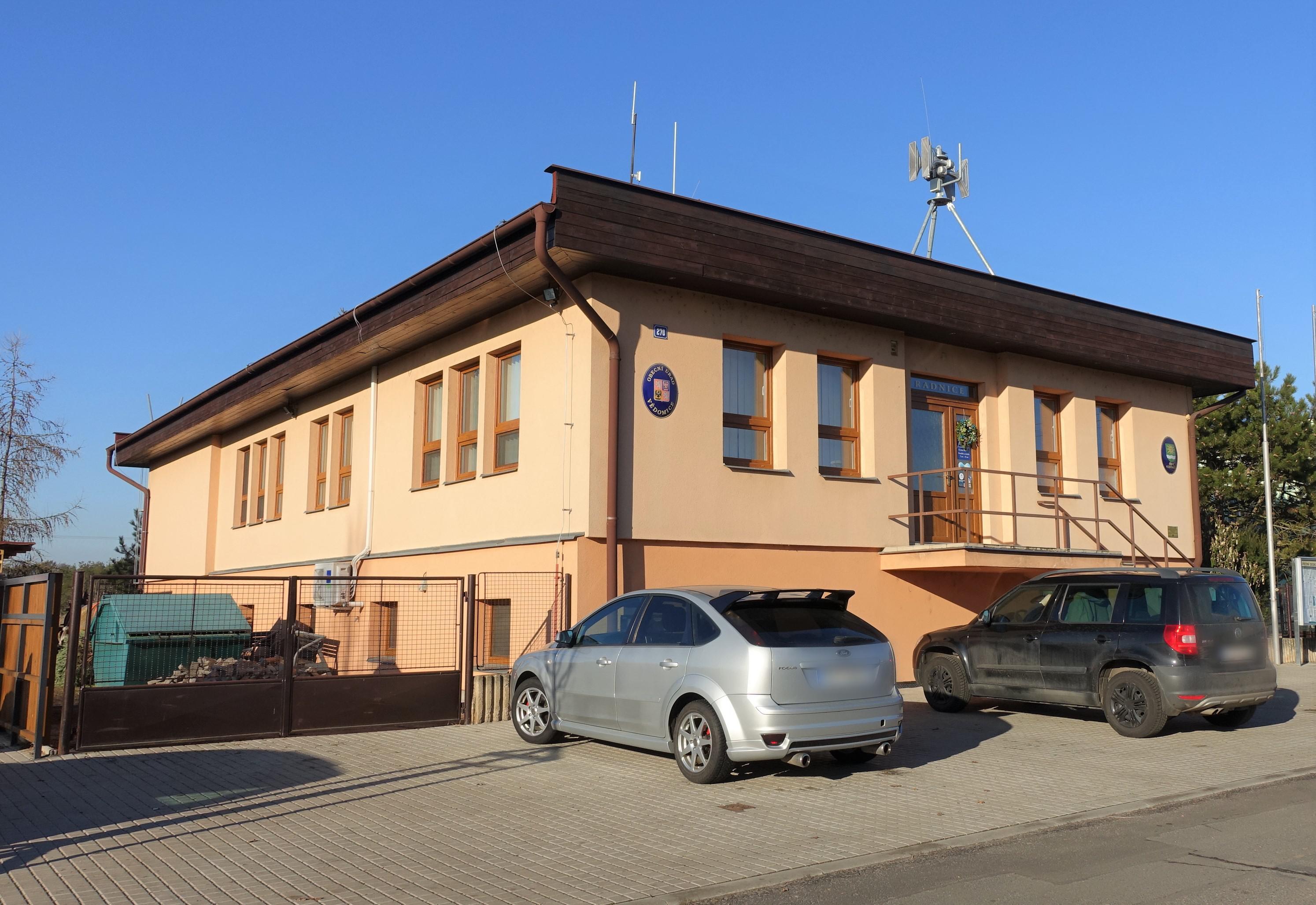 Vědomice - obecní úřad foto 3