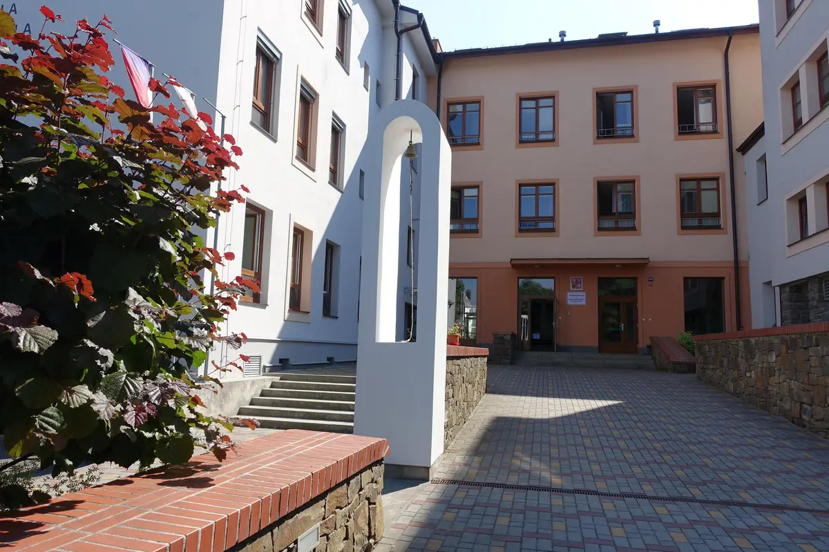 Střední pedagogická škola a Střední zdravotnická škola svaté Anežky České