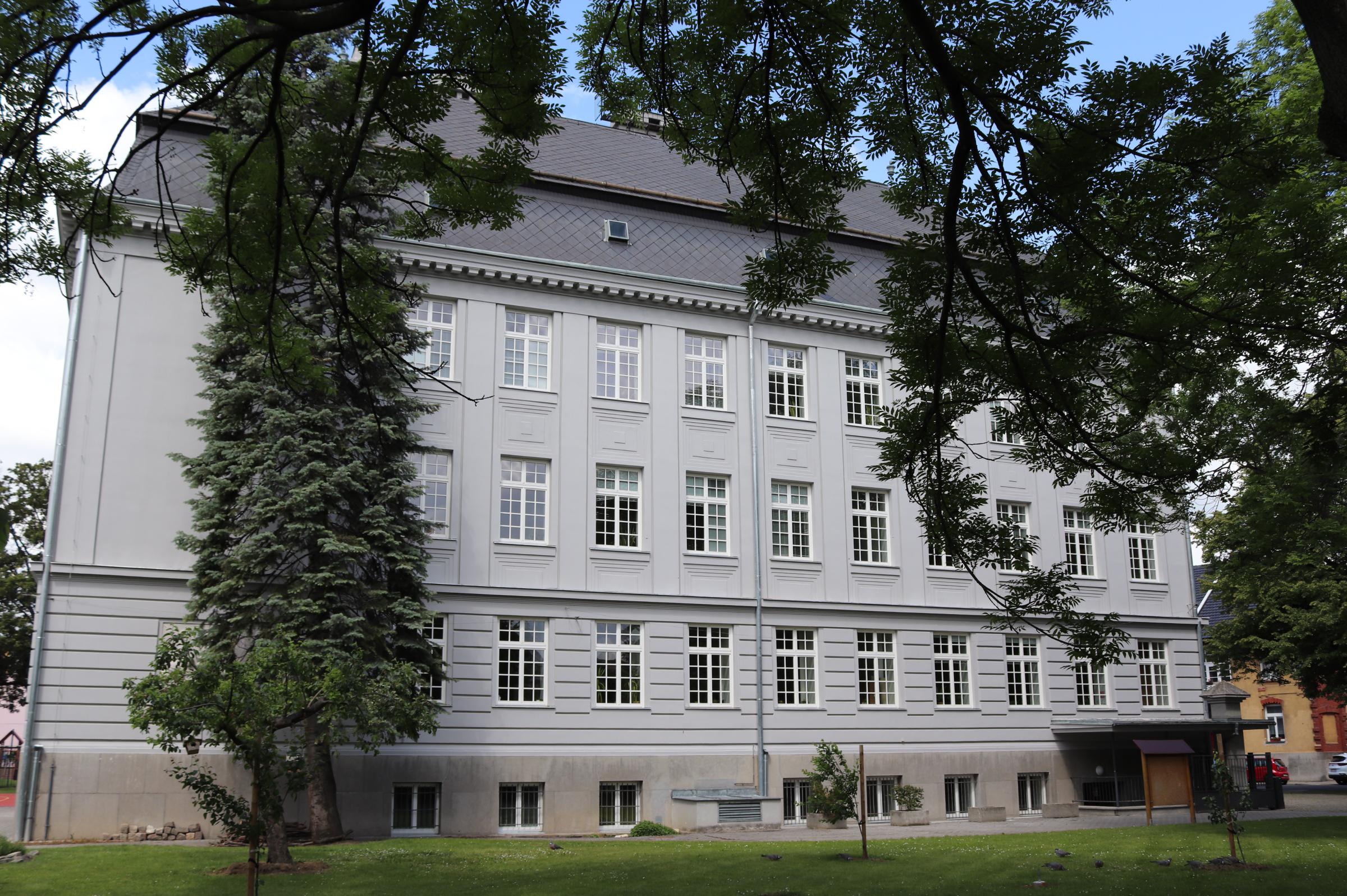 Základní škola Ilji Hurníka