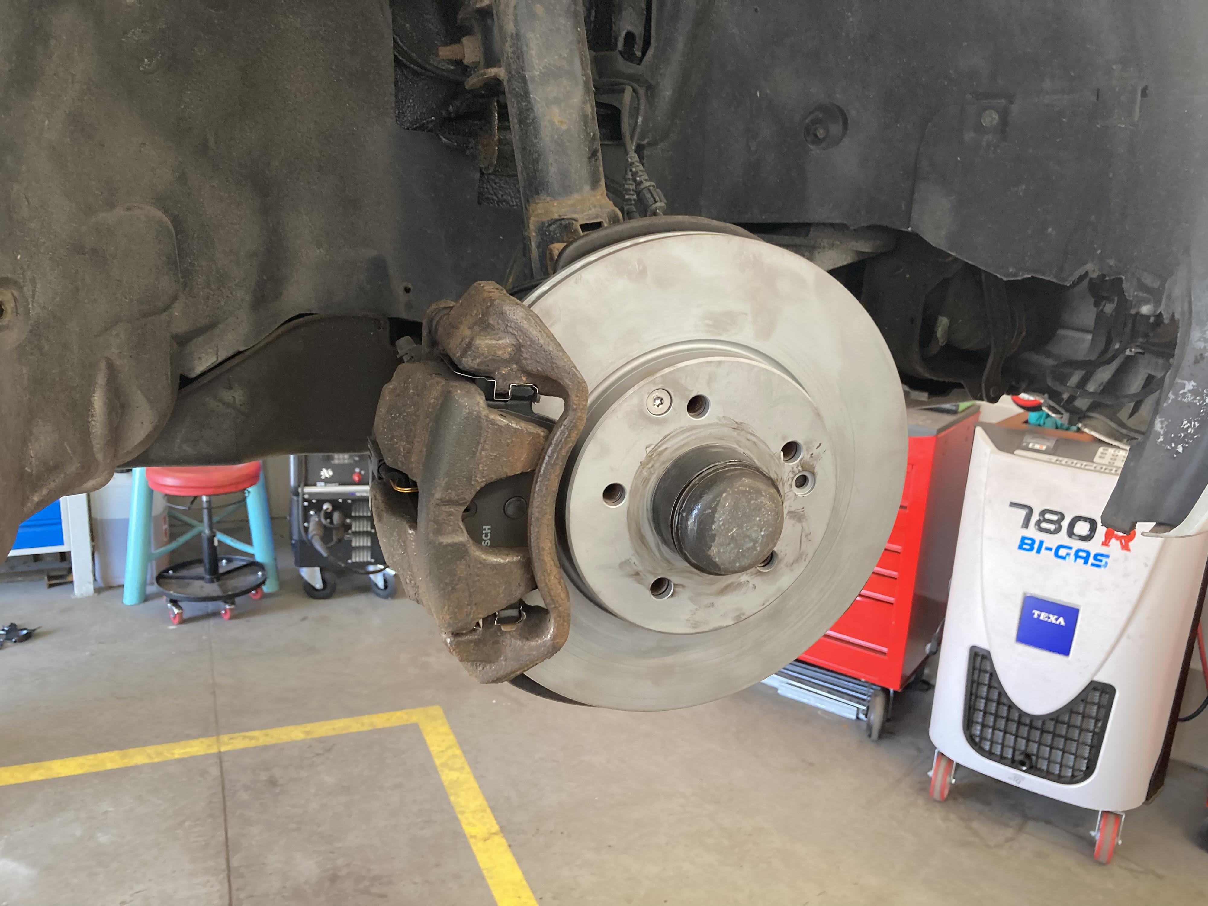 Auto Pneu Servis MK foto 5