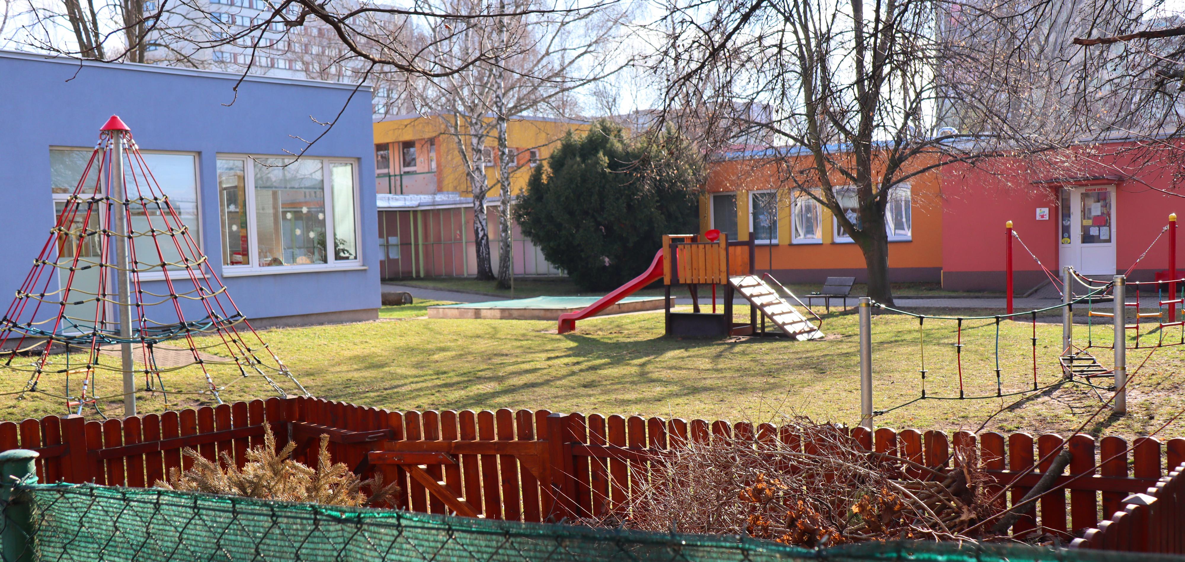MŠ Pardubice, K Polabinám foto 2