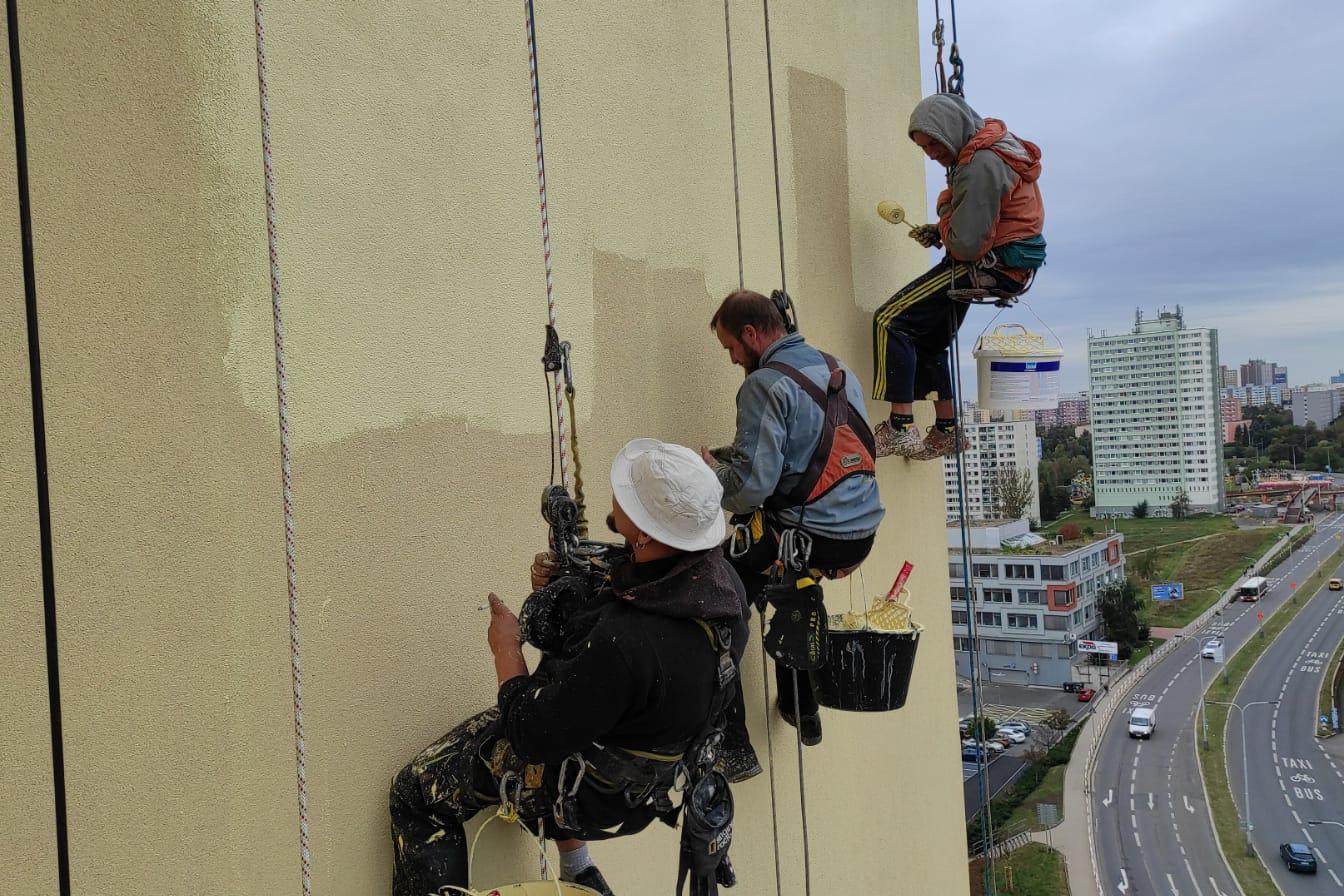Provádíme veškeré čistící a stavební fasádní práce