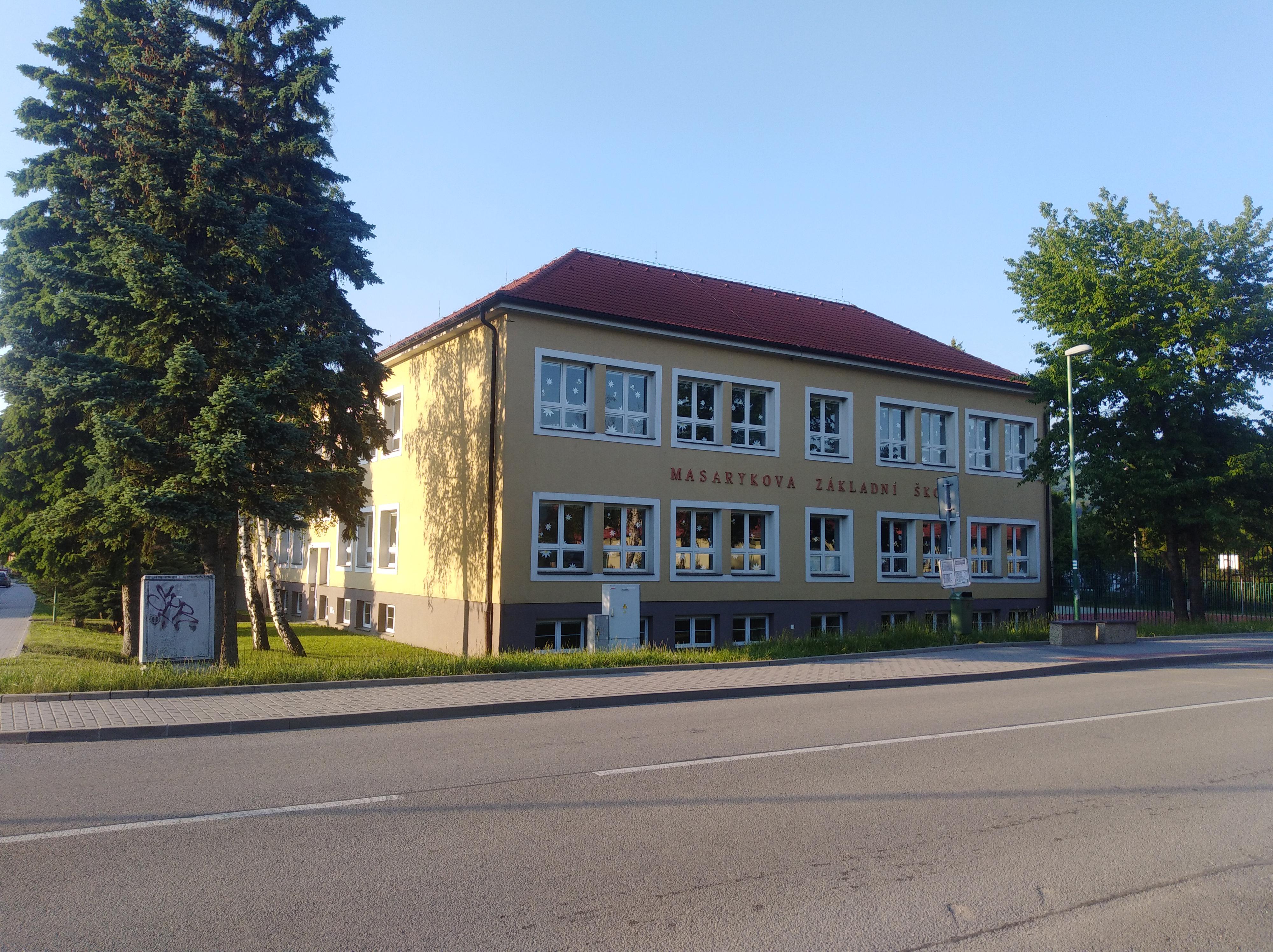 Masarykova ZŠ Velká nad Veličkou foto 2
