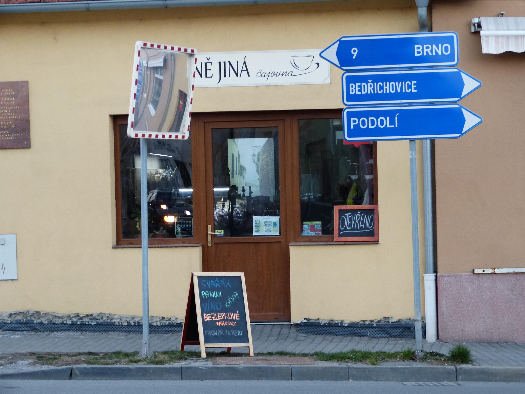 Úplně jiná čajovna foto 1