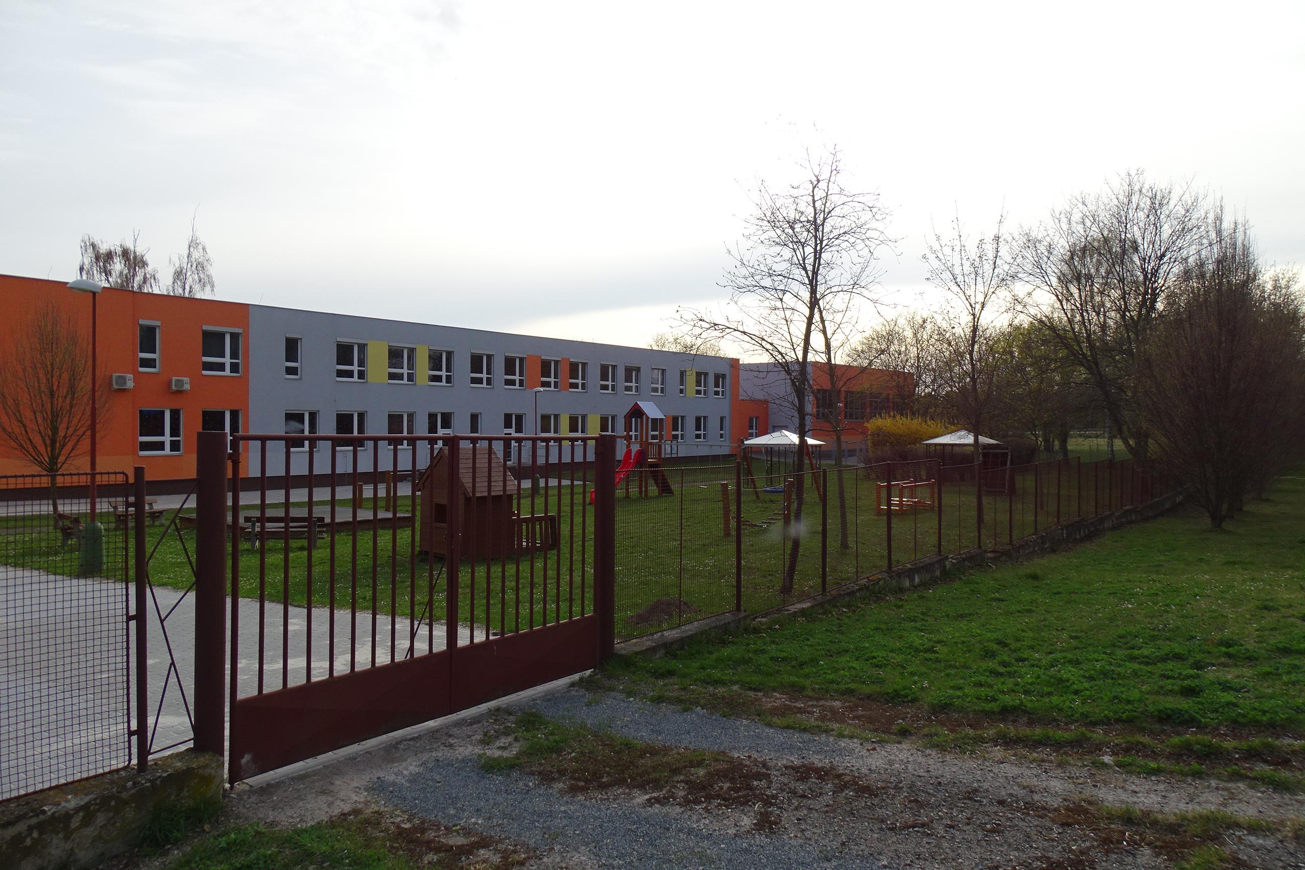 ZŠ Neratovice, 28. října foto 3