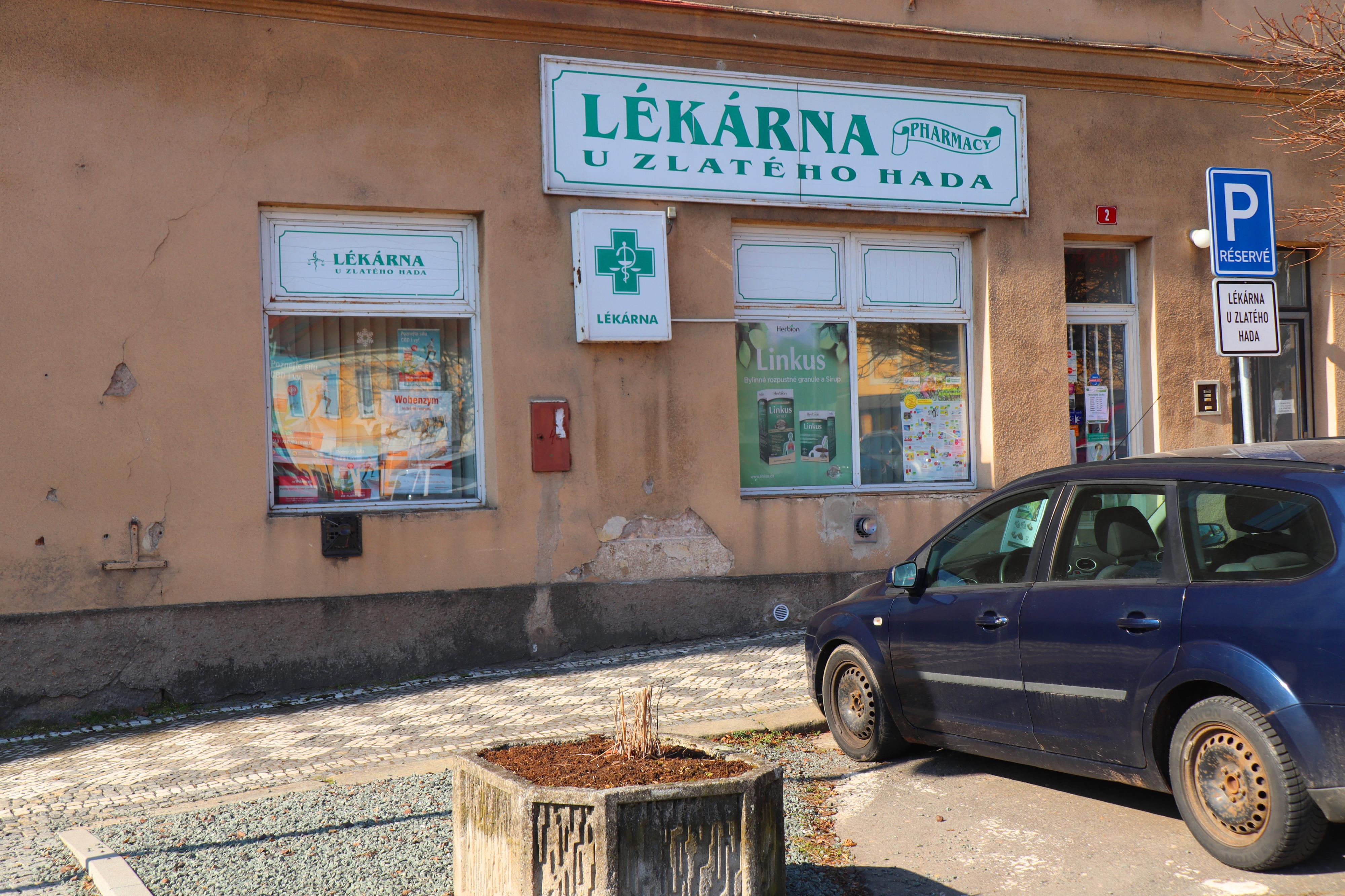 Lékárna u Zlatého hada foto 2