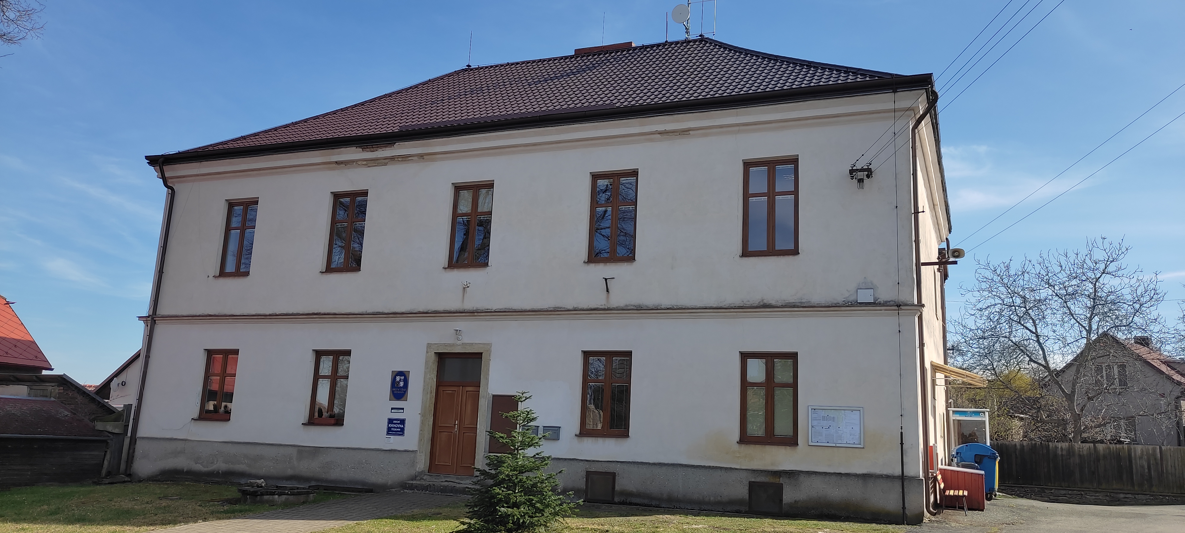 Třebonín - obecní úřad foto 4
