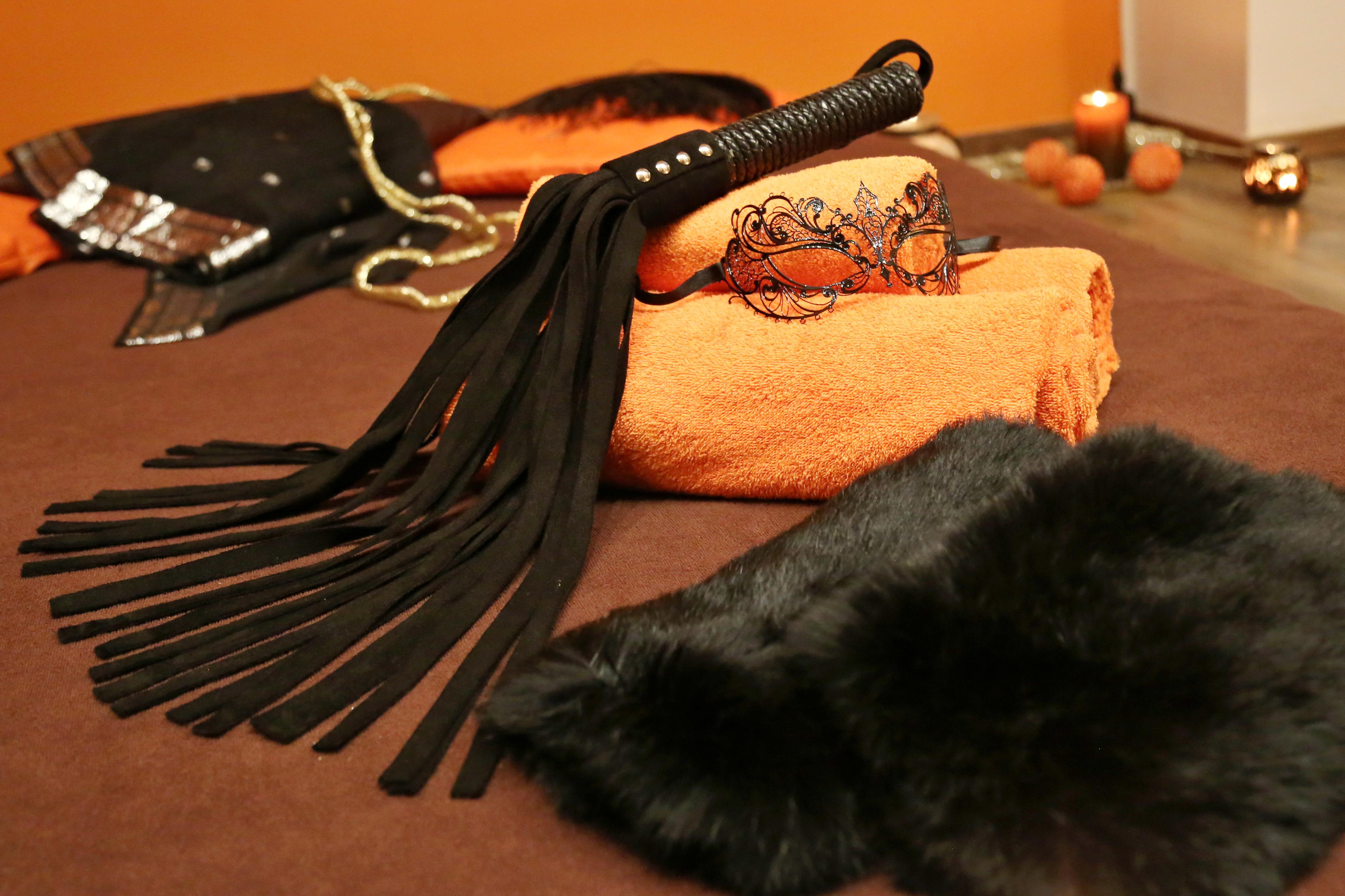 Tantrické odevzdání – masáž s prvky vědomého BDSM