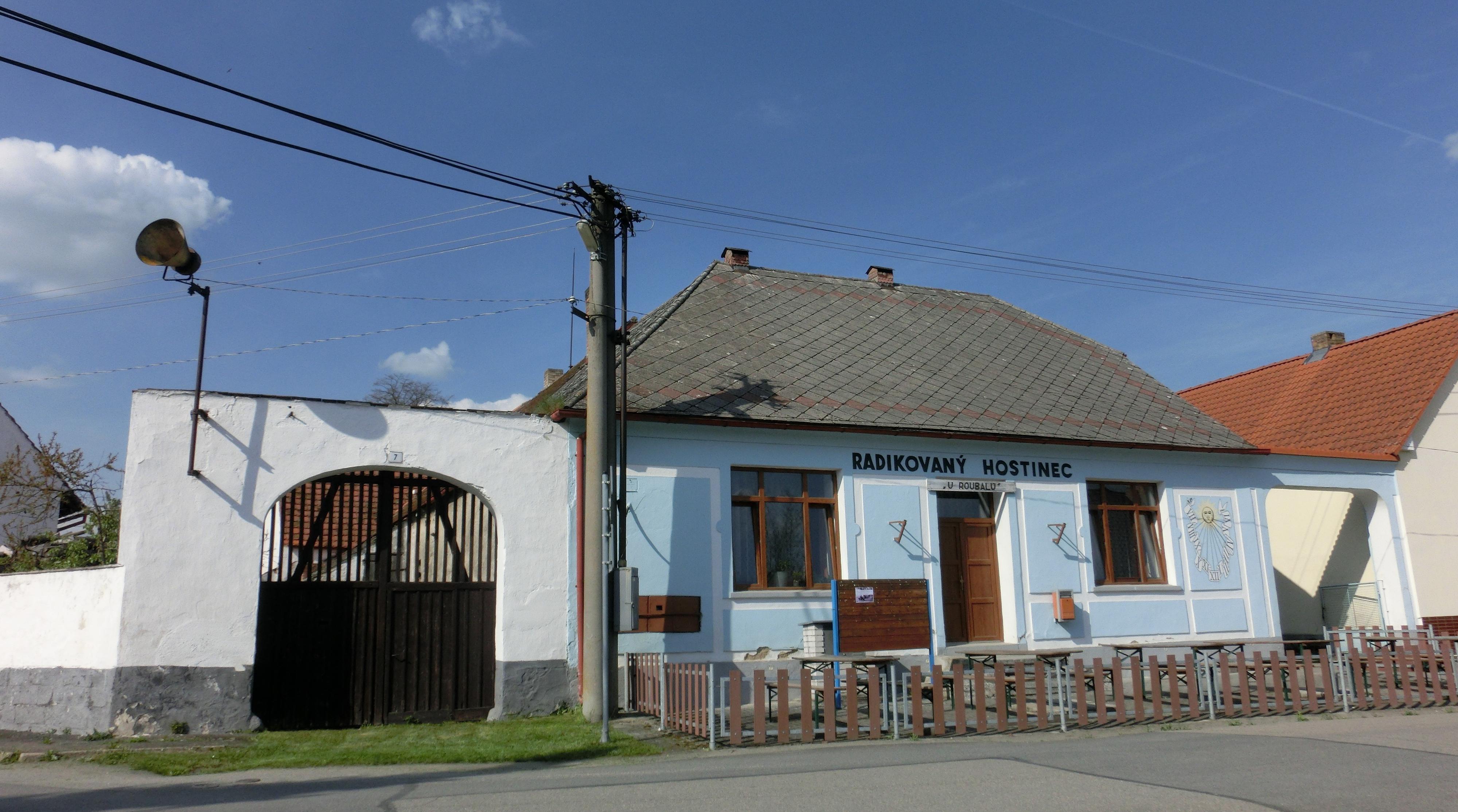 Radikovaný hostinec U Roubalů