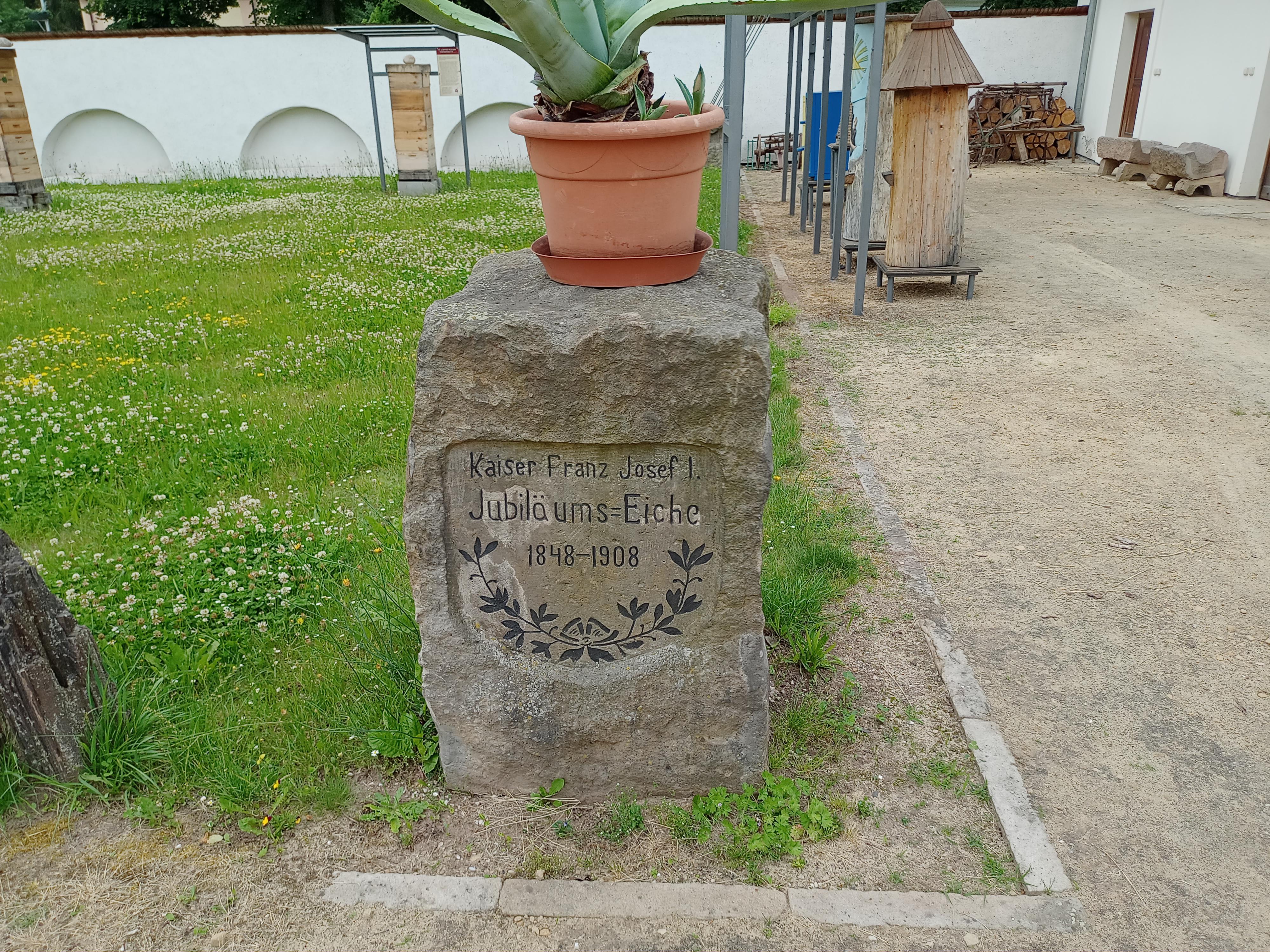 Františkánský klášter Hostinné foto 4