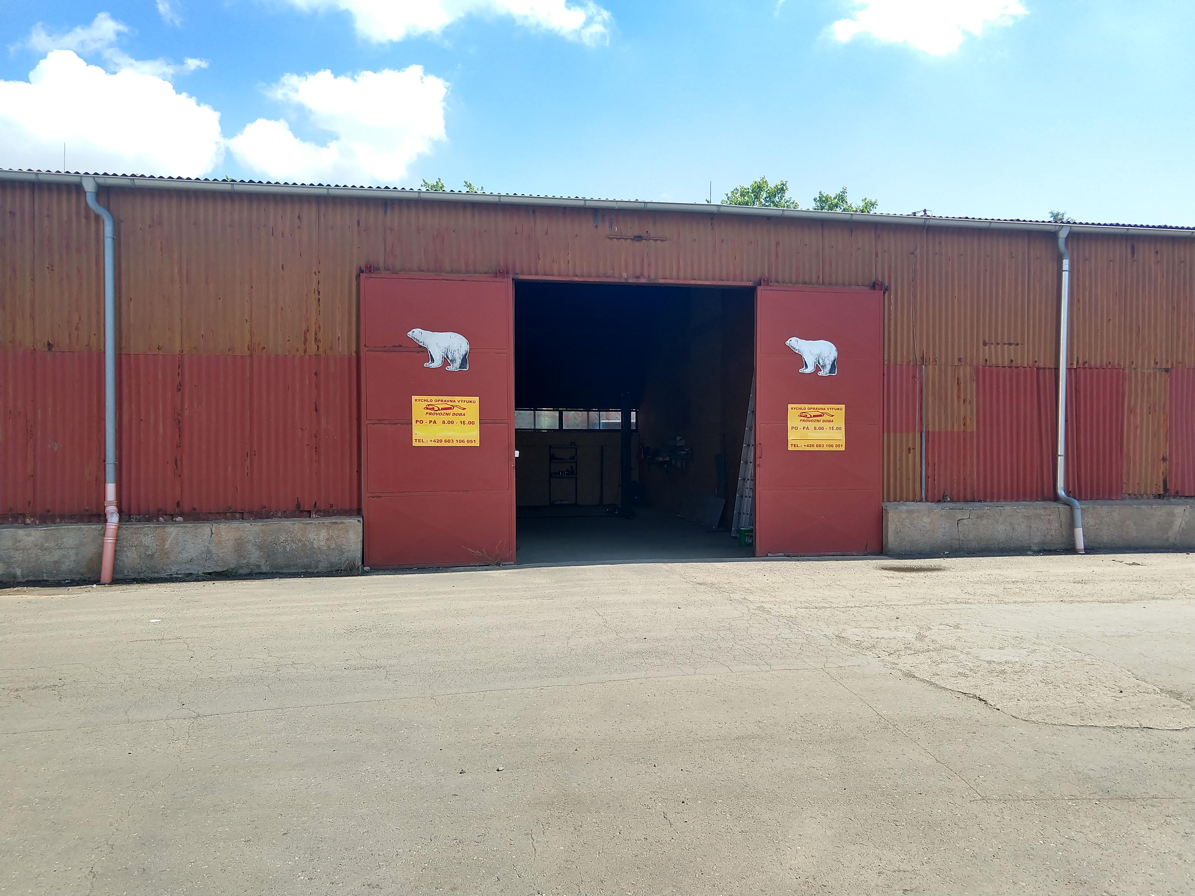 Rychloopravna výfuků U medvěda