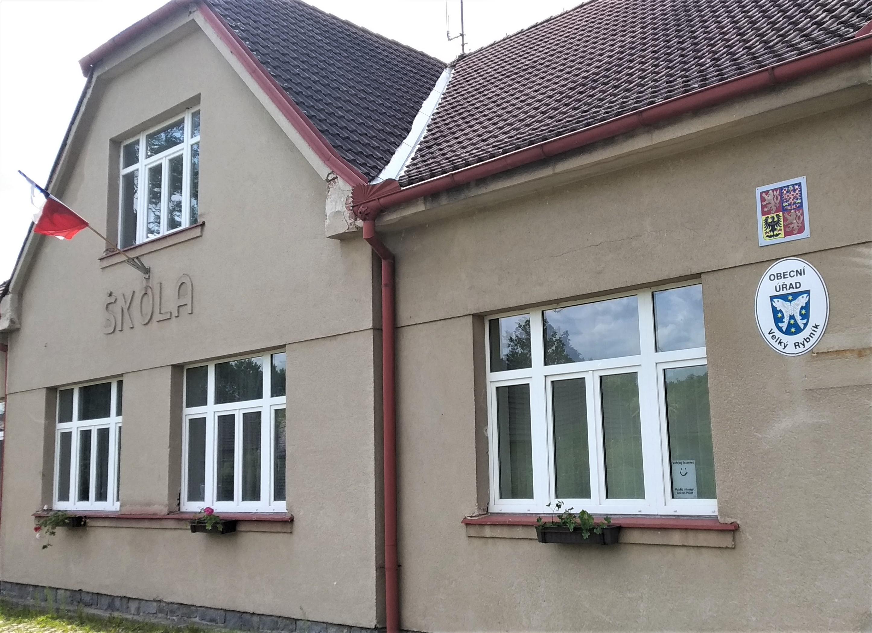 Velký Rybník - obecní úřad foto 2