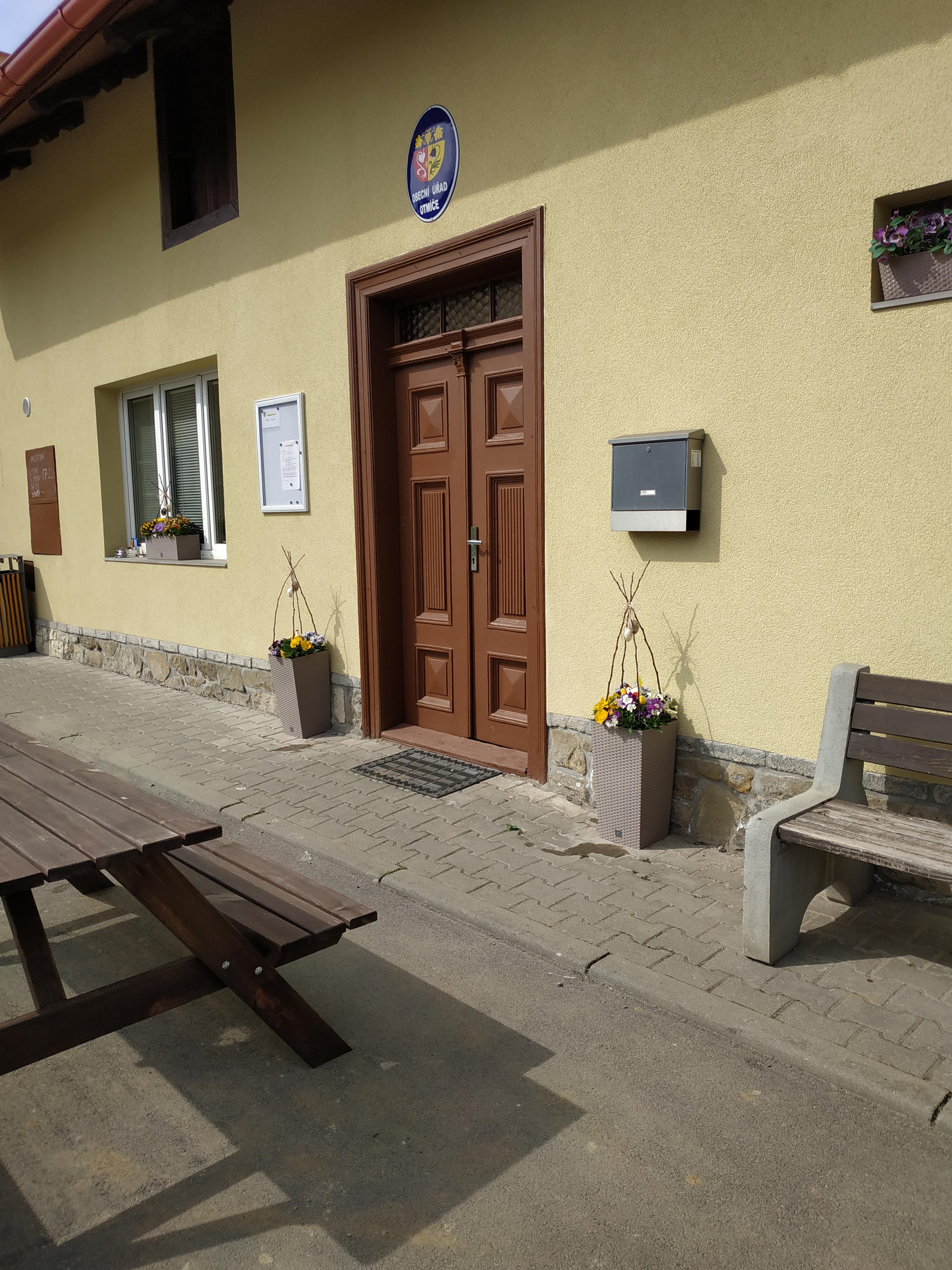 Otmíče - obecní úřad foto 4