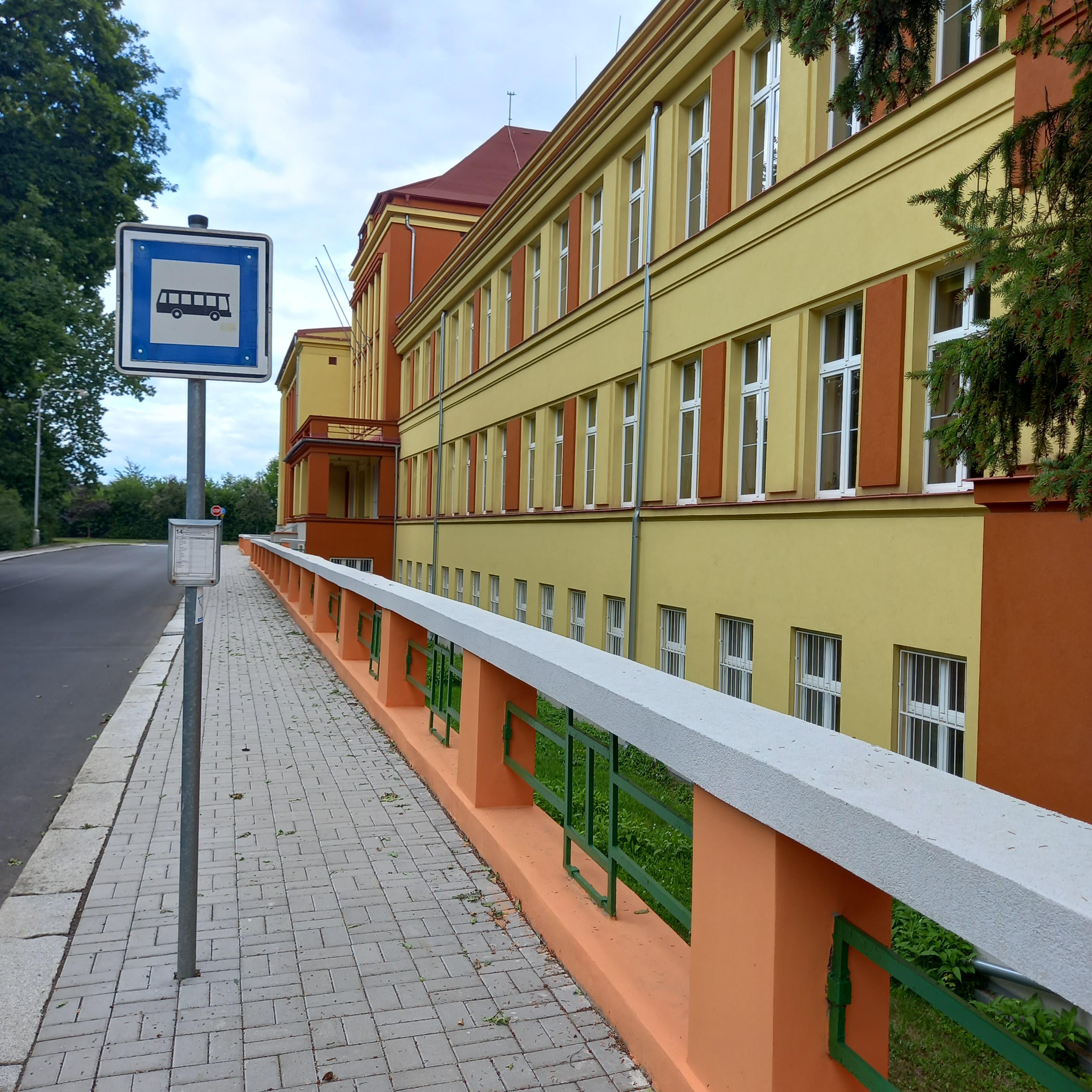 Základní škola JIH, Mariánské Lázně, Komenského 459 foto 2