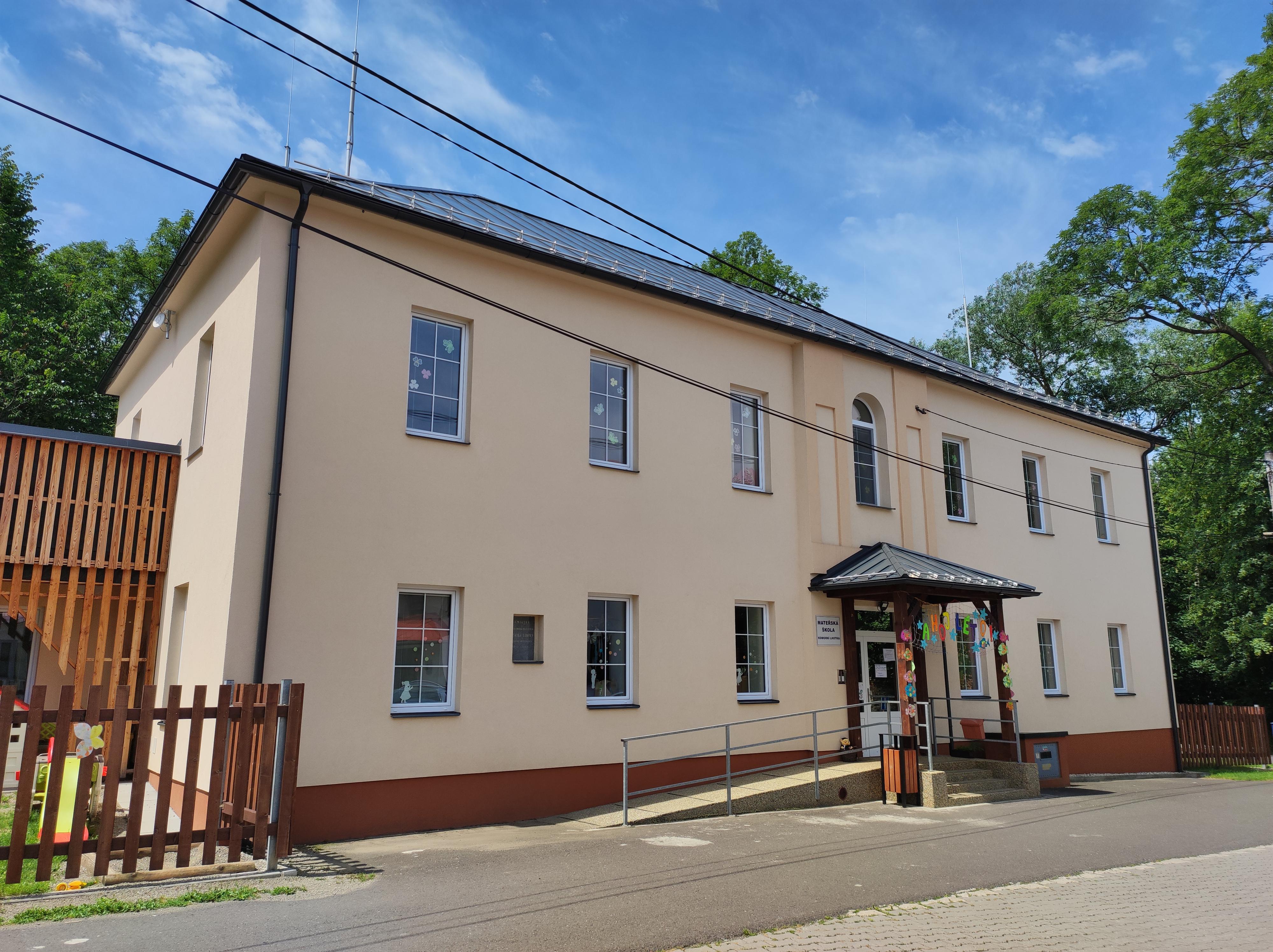 ZŠ T. G. Masaryka a MŠ Komorní Lhotka
